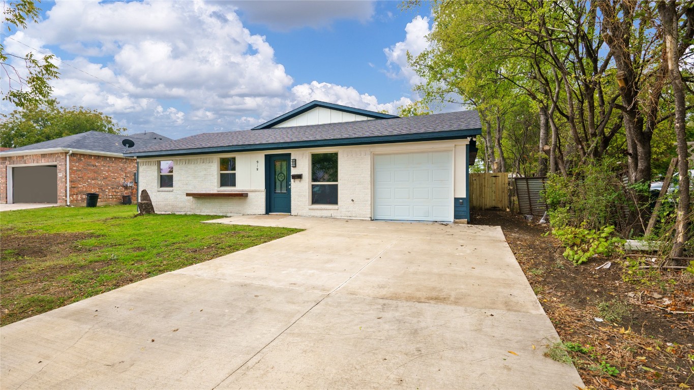 918 Pangburn Street Grand Prairie TX 75051