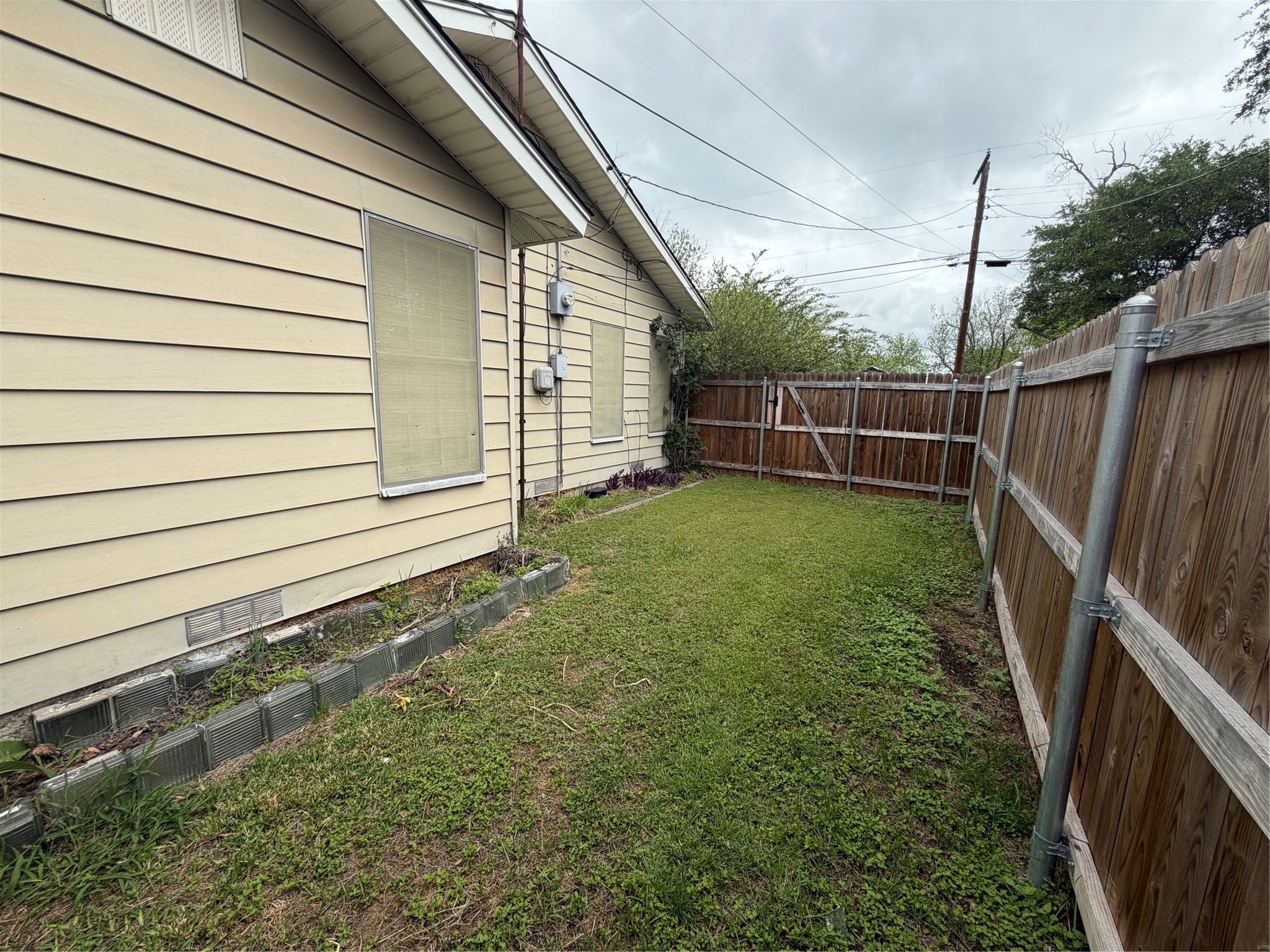 409 Dixon Street Cleburne TX 76033
