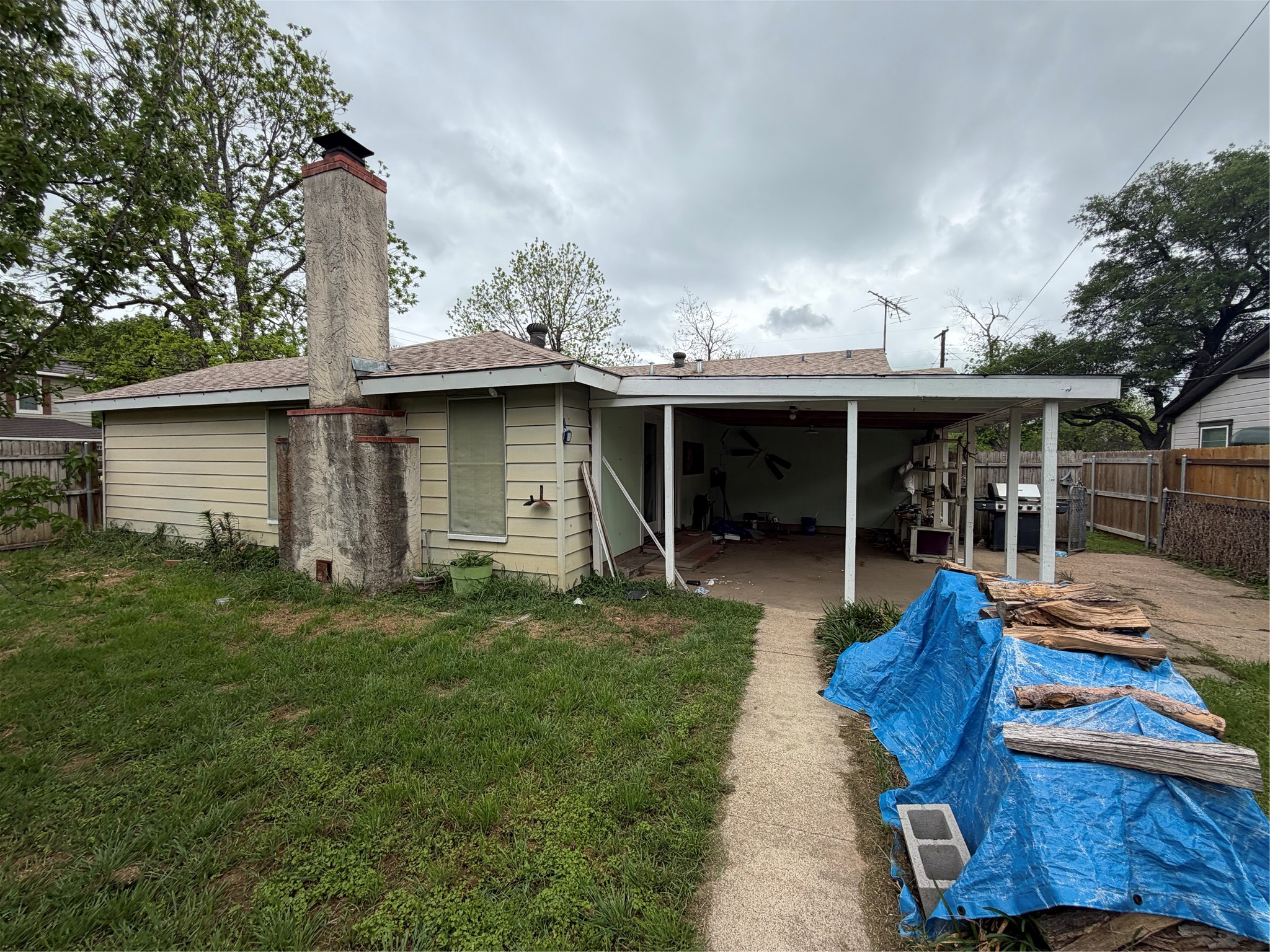 409 Dixon Street Cleburne TX 76033