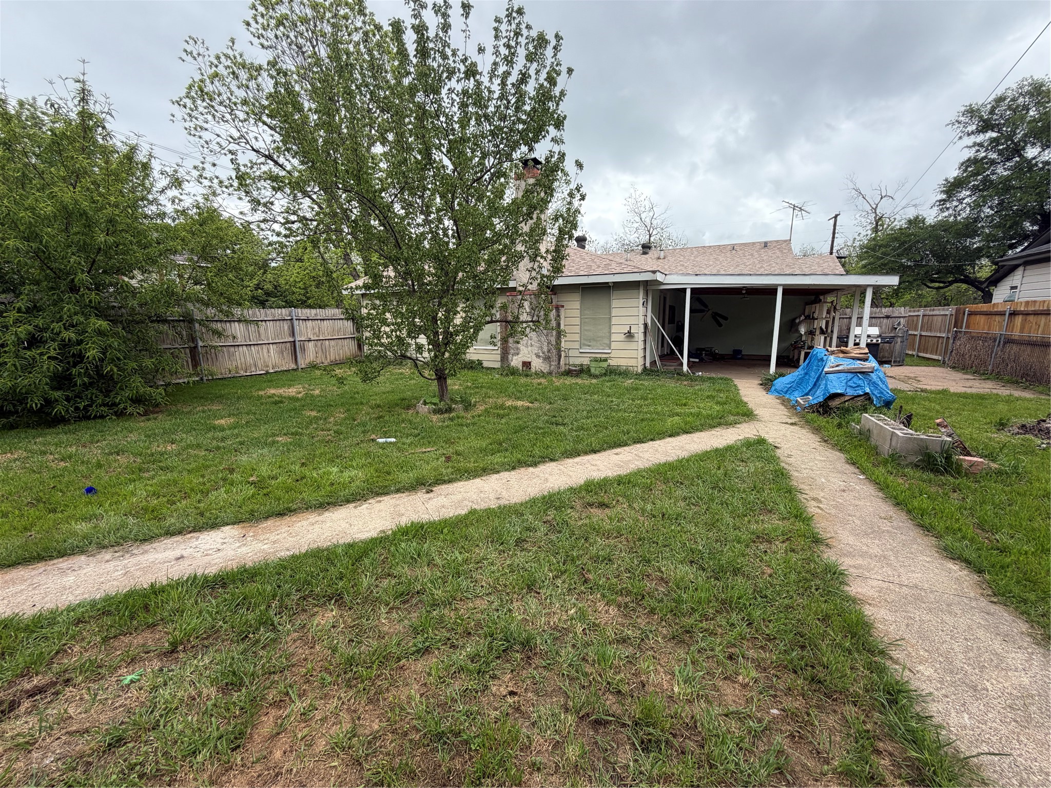 409 Dixon Street Cleburne TX 76033