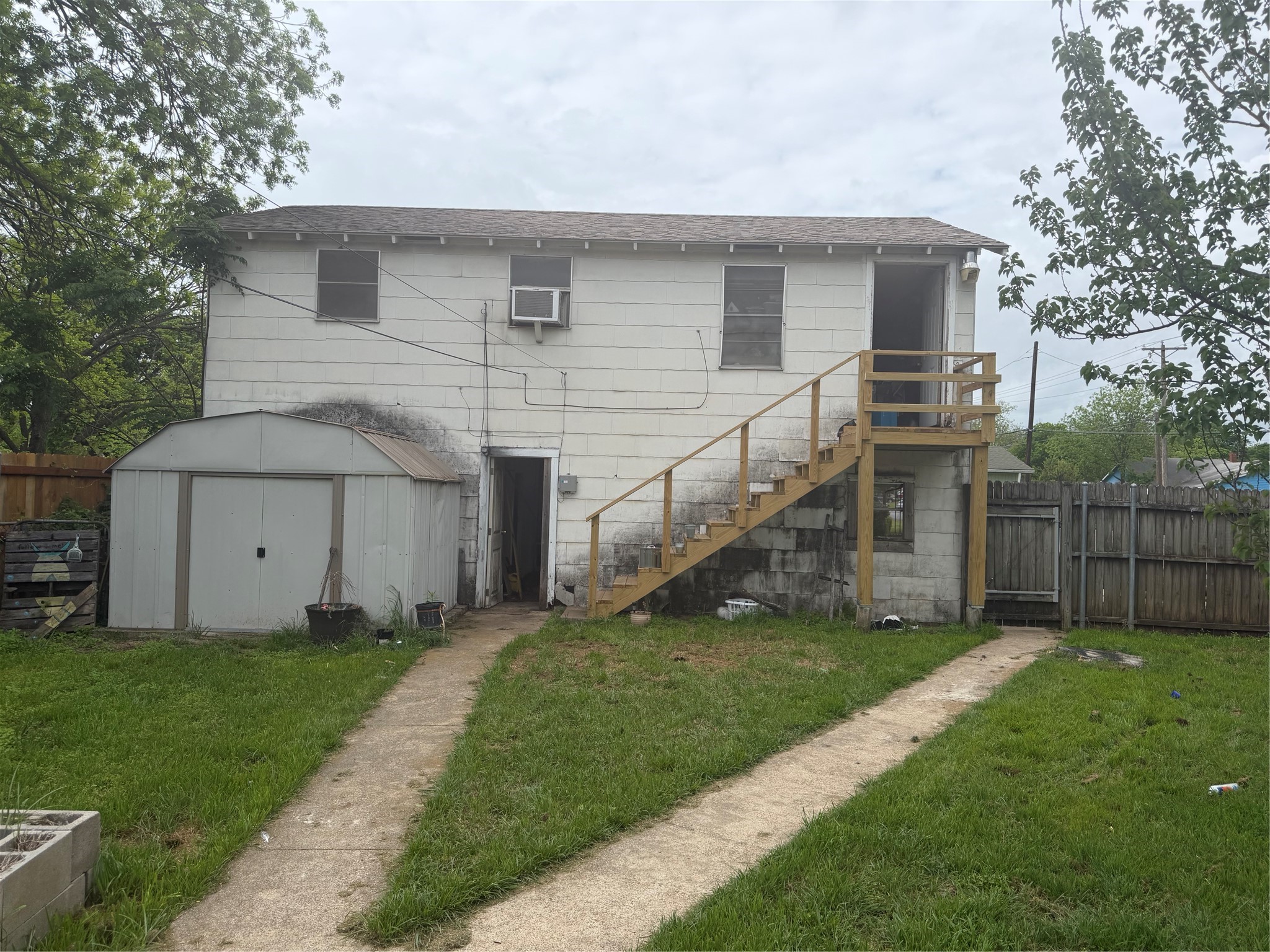 409 Dixon Street Cleburne TX 76033