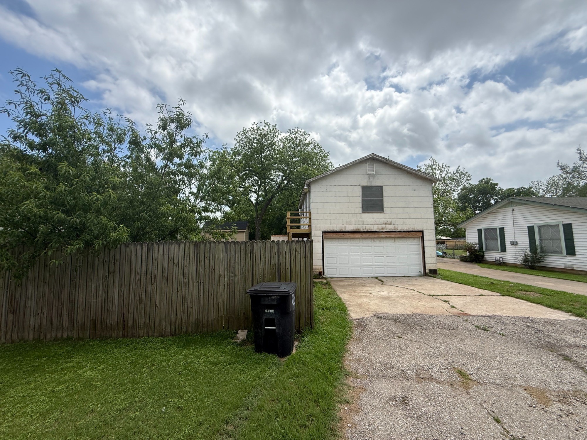 409 Dixon Street Cleburne TX 76033