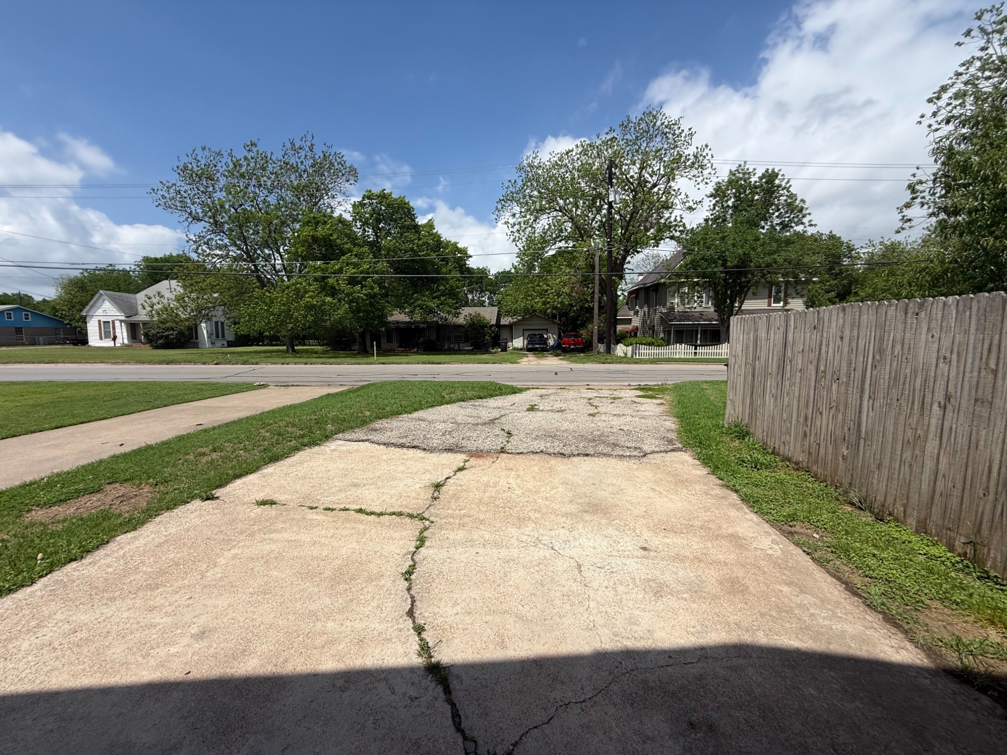 409 Dixon Street Cleburne TX 76033