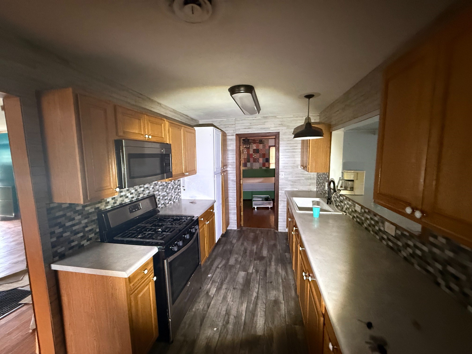 409 Dixon Street Cleburne TX 76033