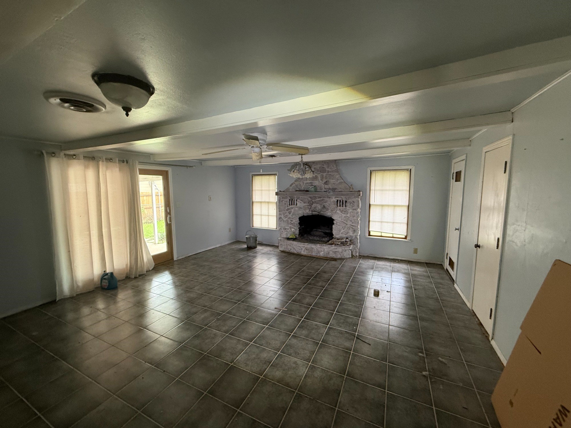 409 Dixon Street Cleburne TX 76033