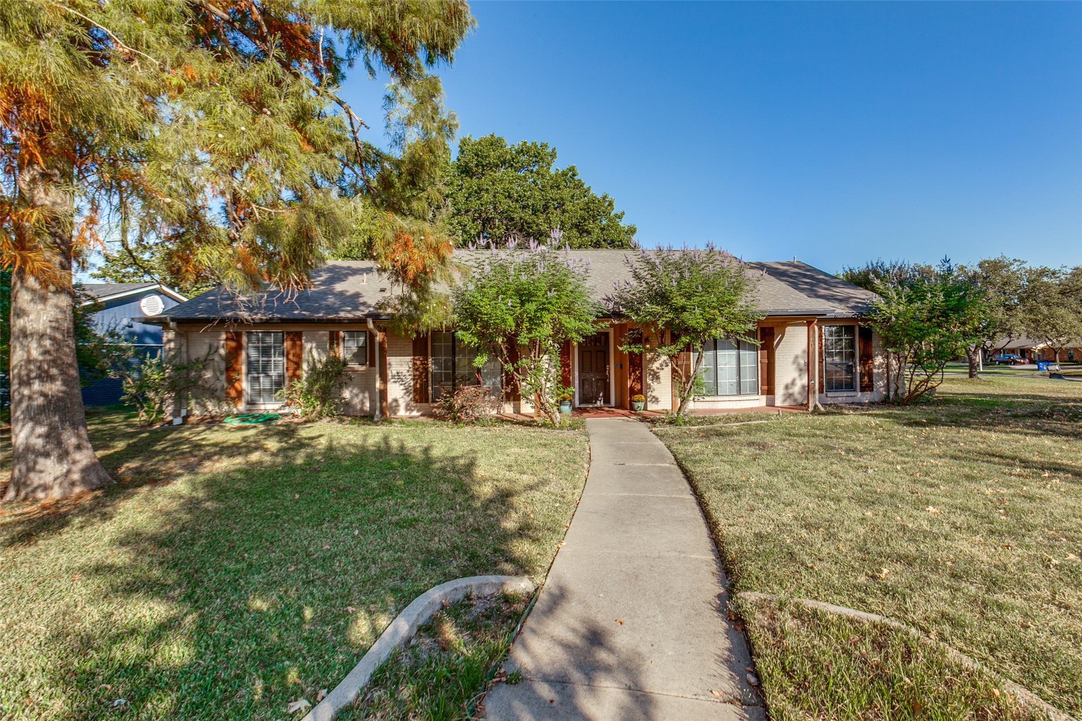 Farmers Branch TX, 3227 Rolling Knoll Drive