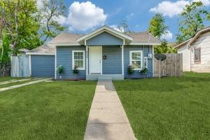 2238 Macon Street Dallas TX 75215