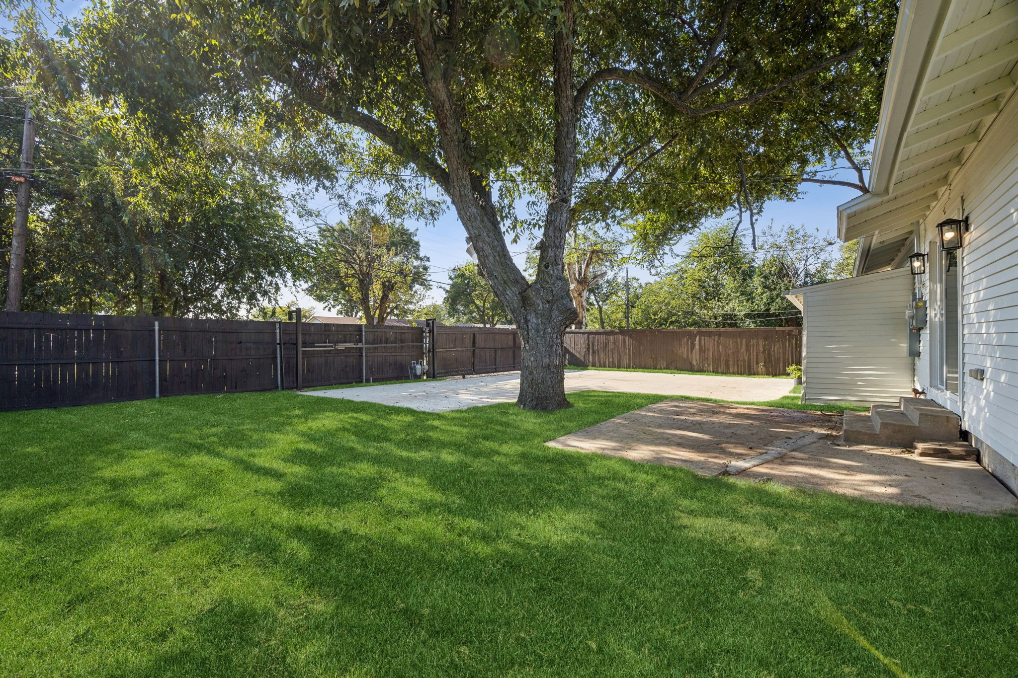 12226 Hoblitzelle Drive Dallas TX 75243