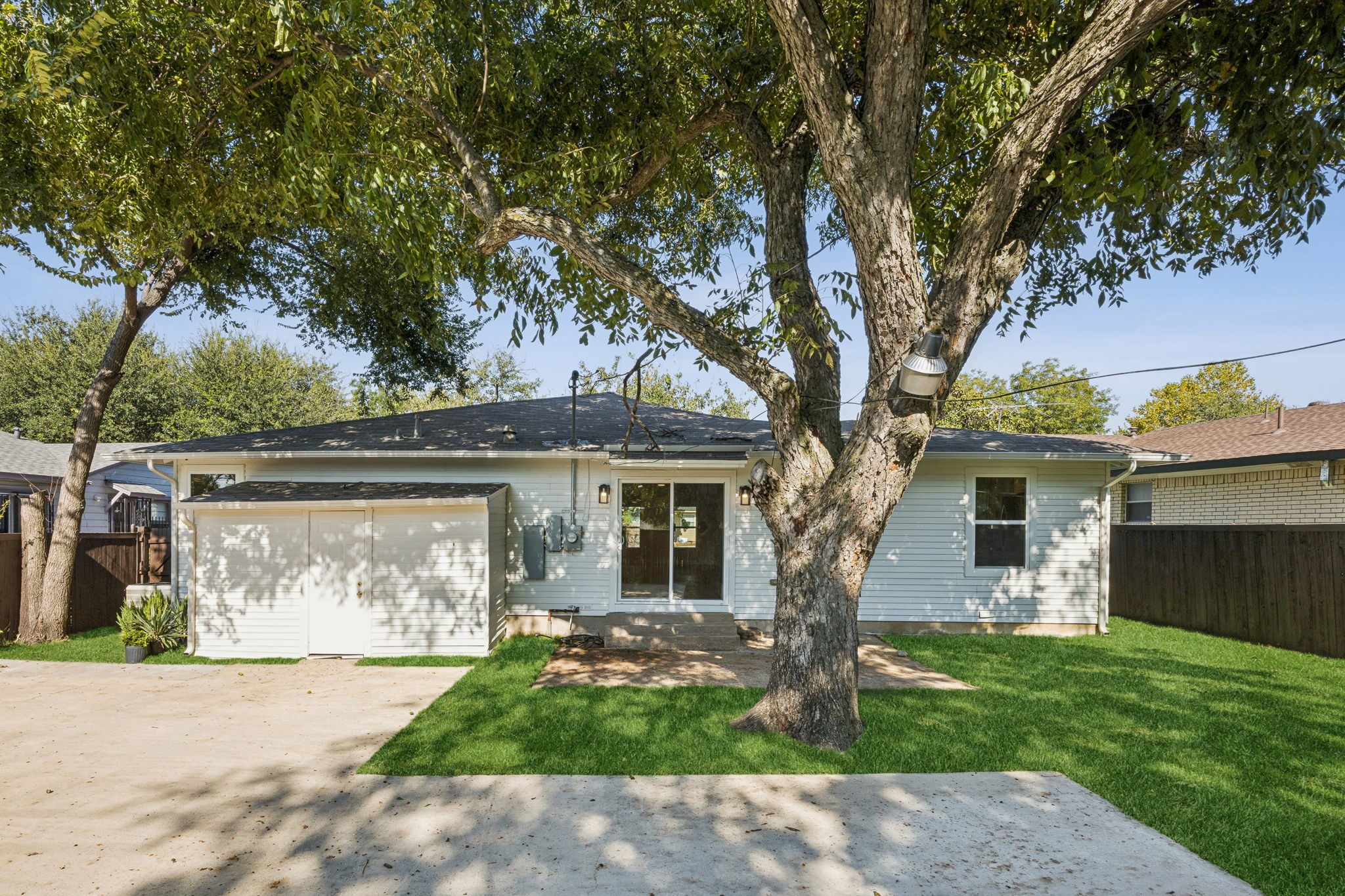 12226 Hoblitzelle Drive Dallas TX 75243