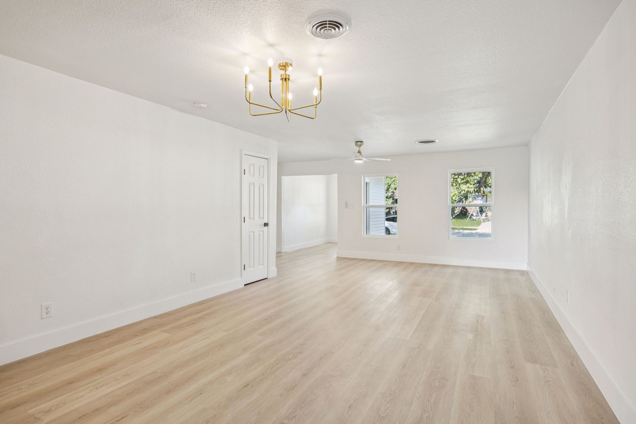 12226 Hoblitzelle Drive Dallas TX 75243