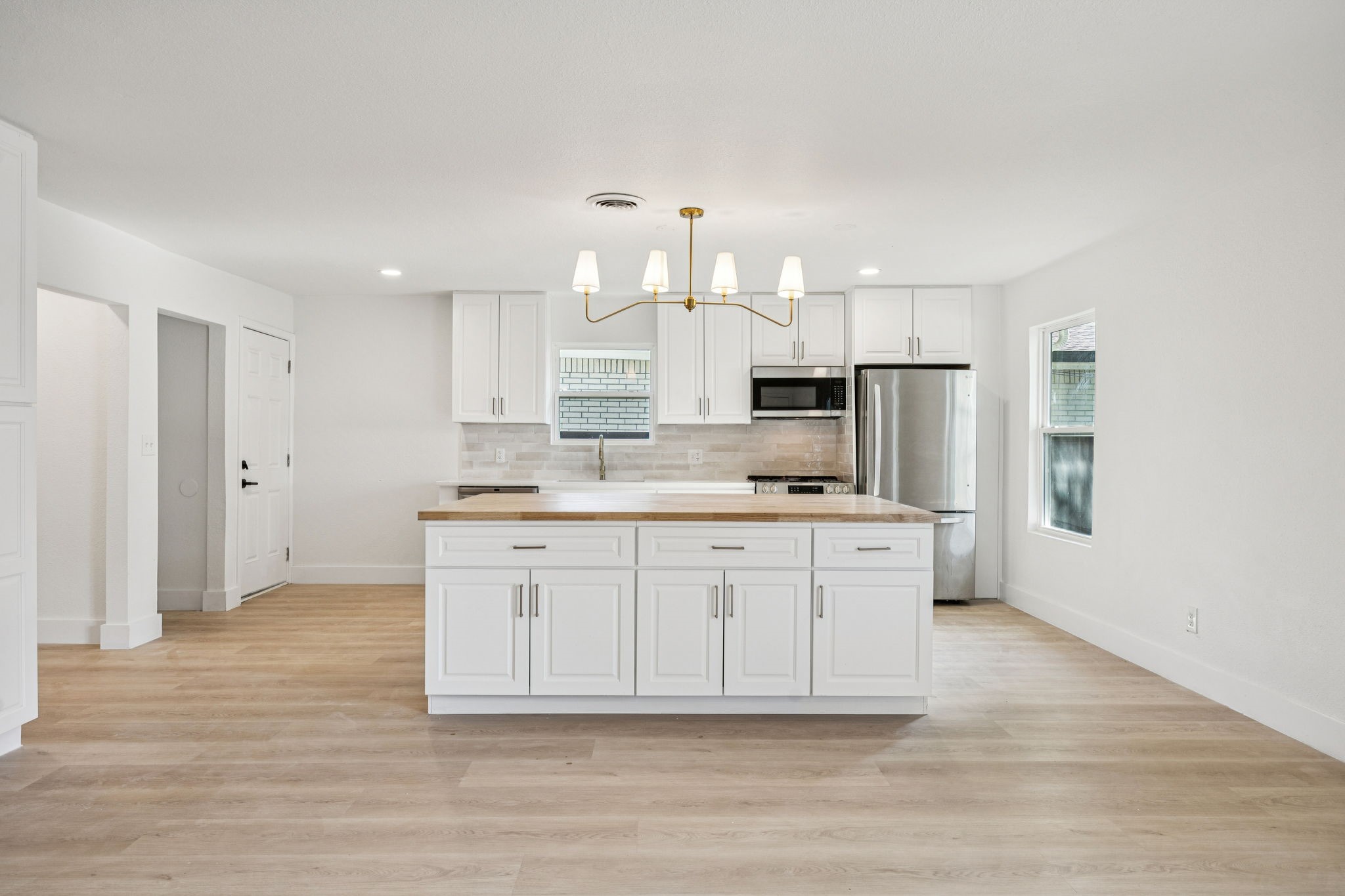 12226 Hoblitzelle Drive Dallas TX 75243