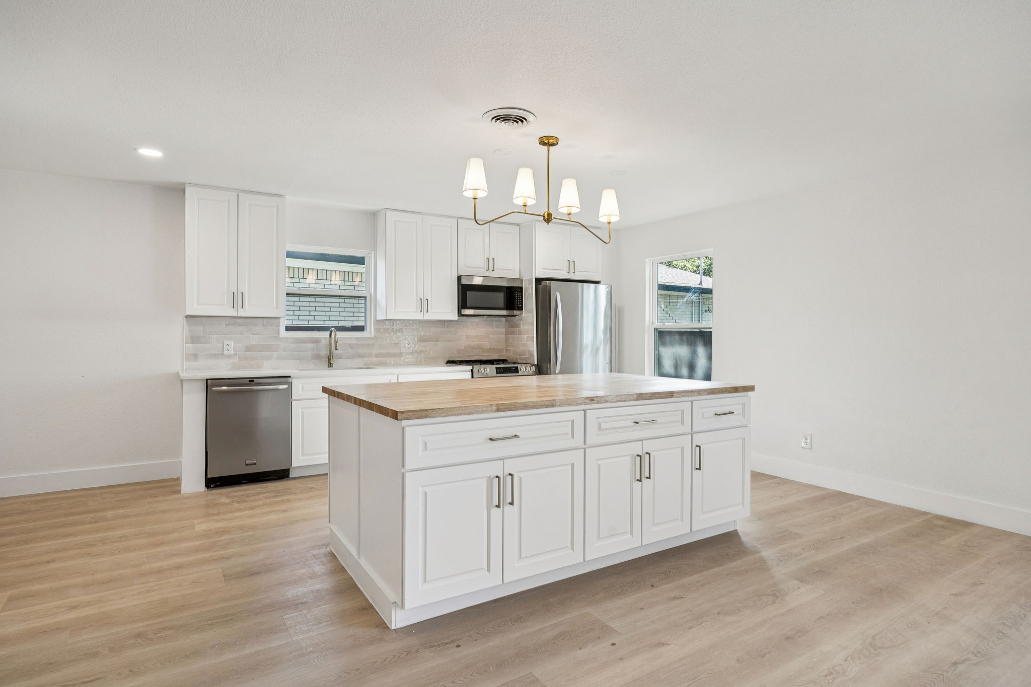 12226 Hoblitzelle Drive Dallas TX 75243