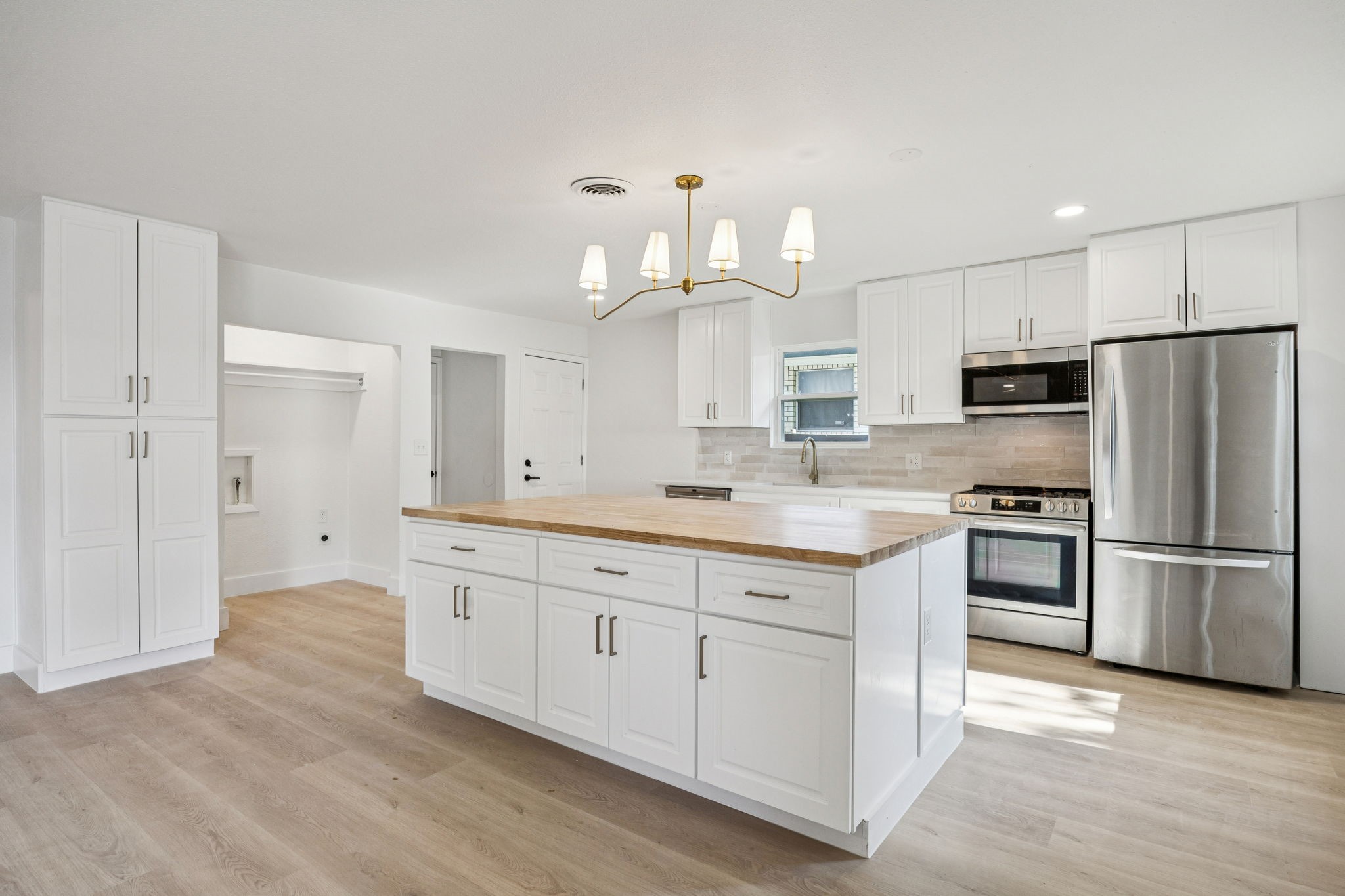 12226 Hoblitzelle Drive Dallas TX 75243