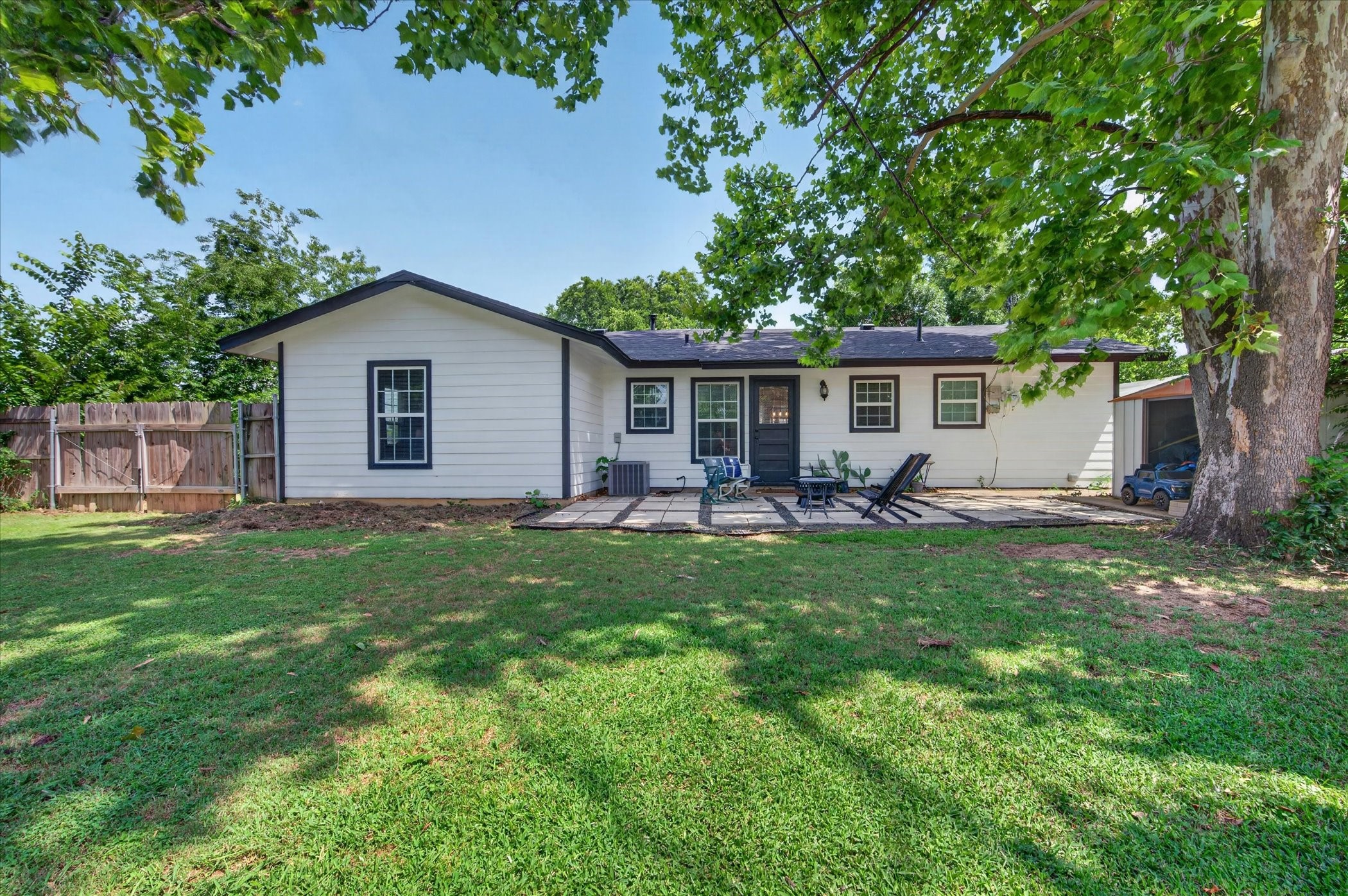 202 Taylor Street Burleson TX 76028