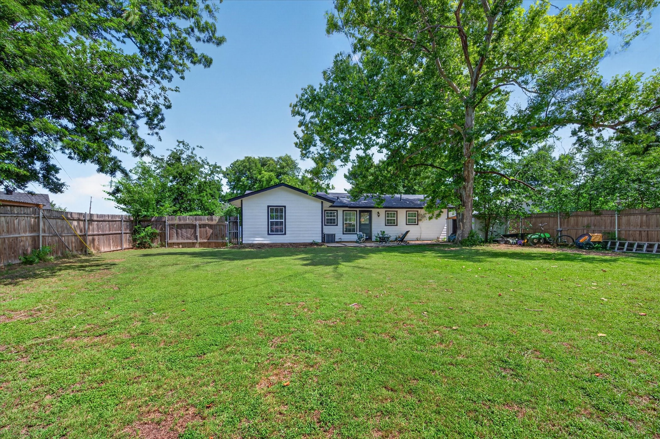 202 Taylor Street Burleson TX 76028