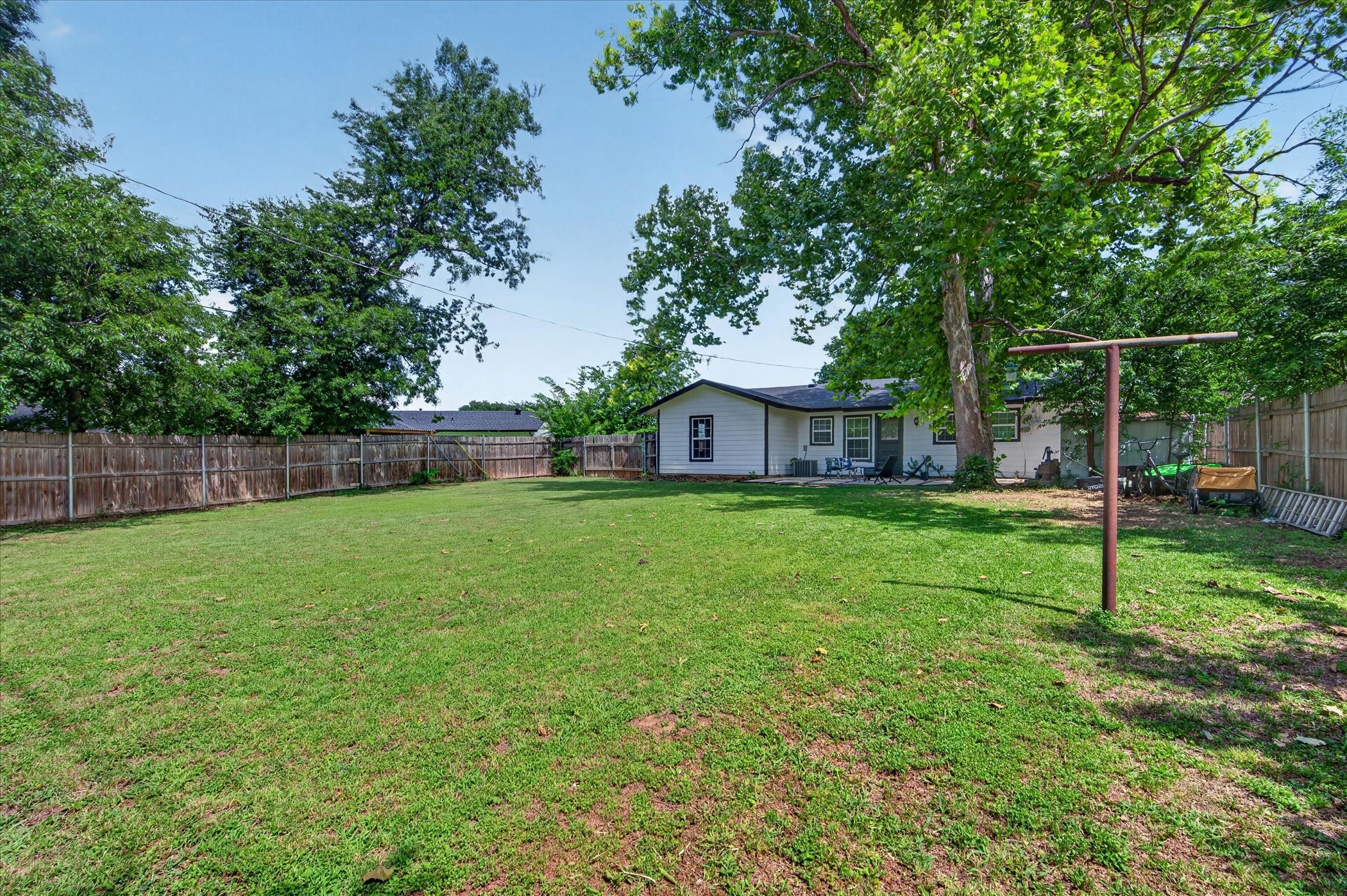 202 Taylor Street Burleson TX 76028