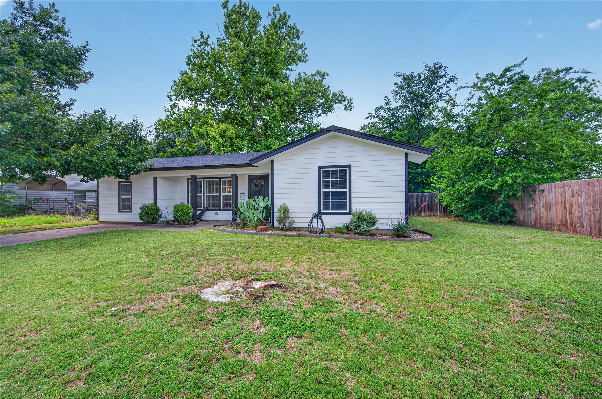202 Taylor Street Burleson TX 76028