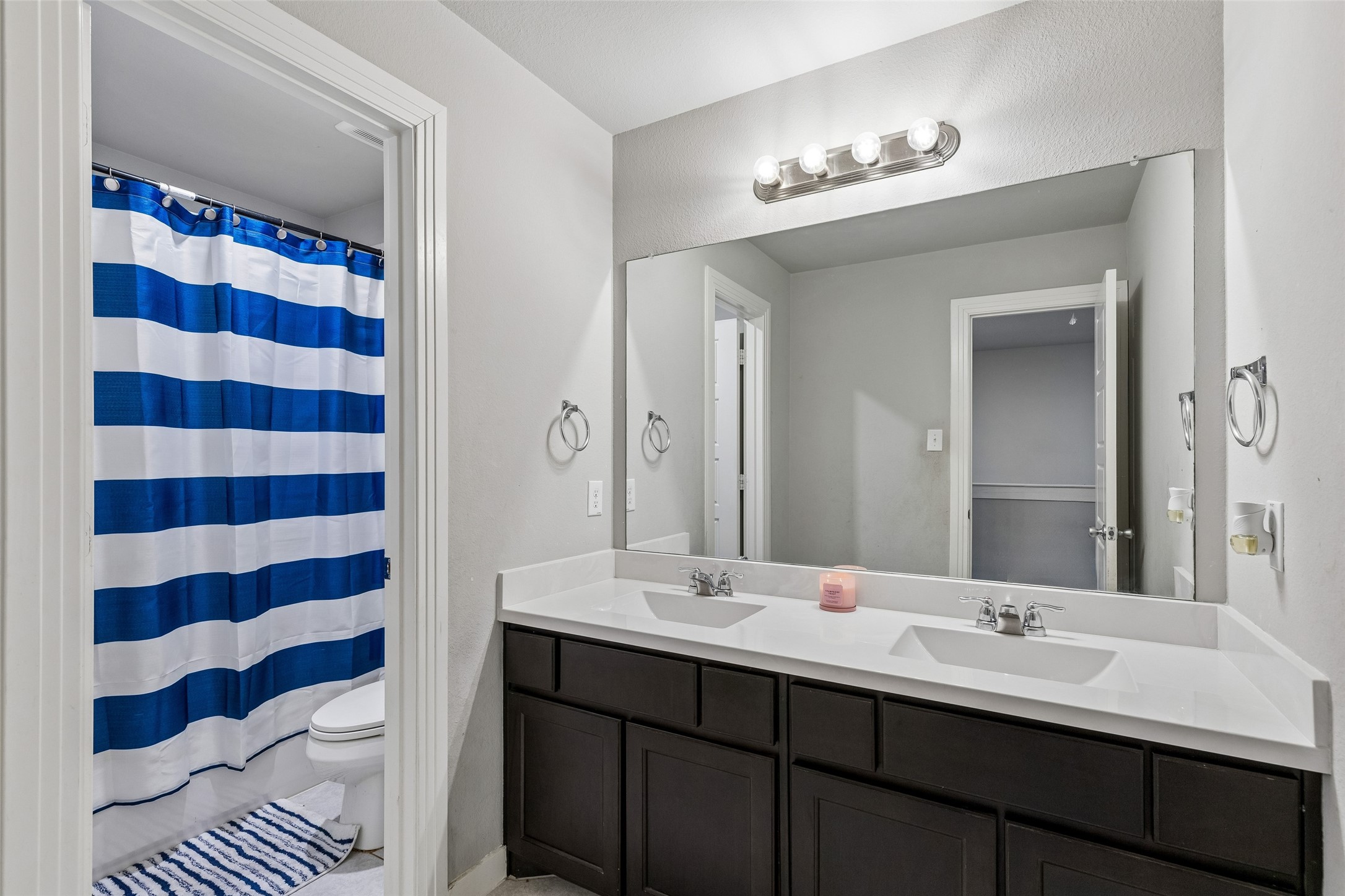 1813 Meadow Trail Lane Aubrey TX 76227