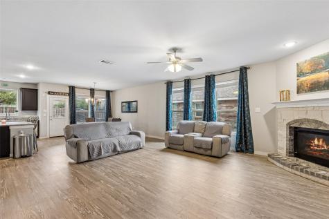 1813 Meadow Trail Lane Aubrey TX 76227