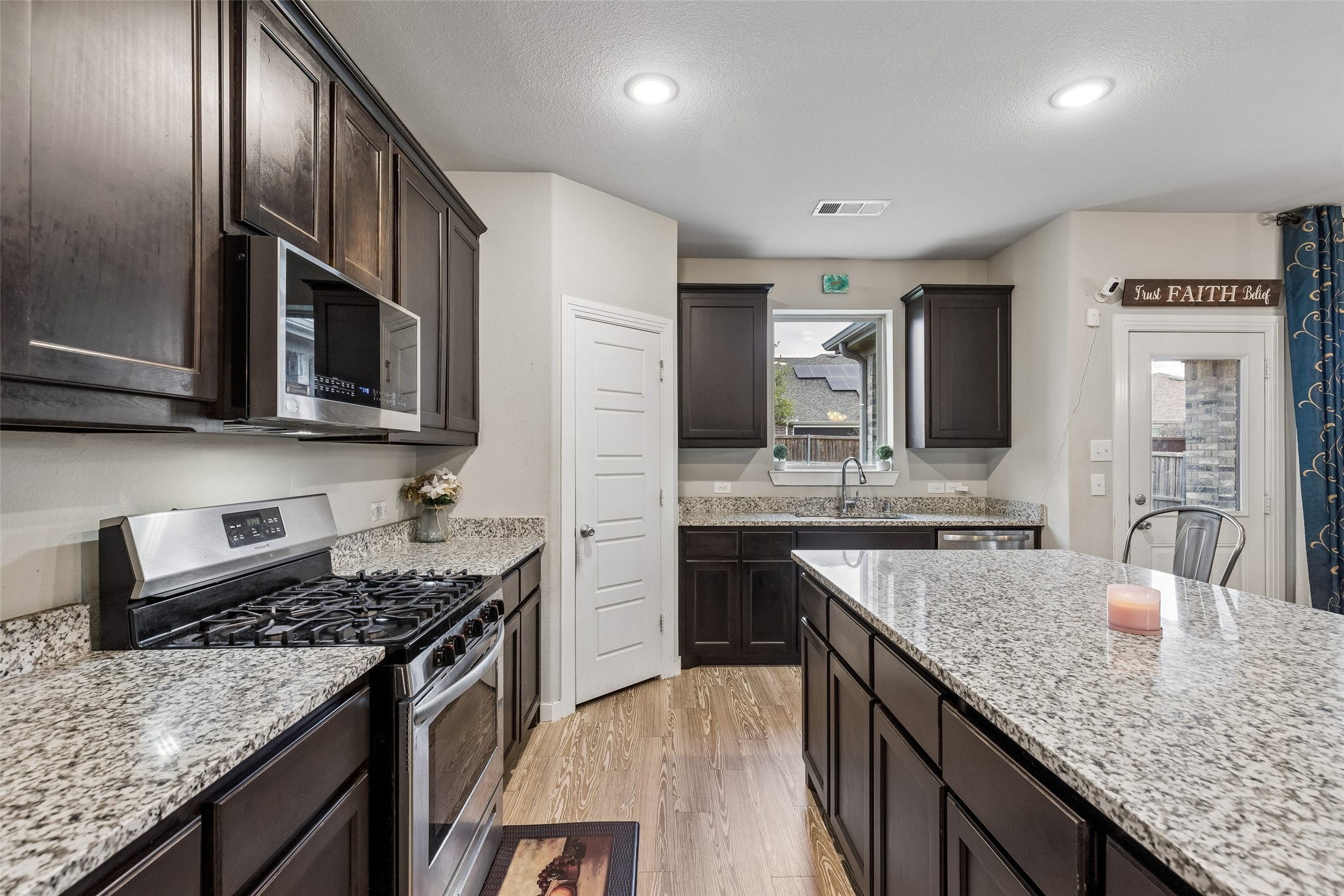 1813 Meadow Trail Lane Aubrey TX 76227