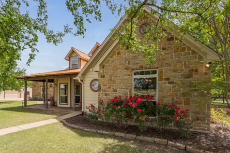 3401 Old Barn Court Granbury TX 76048
