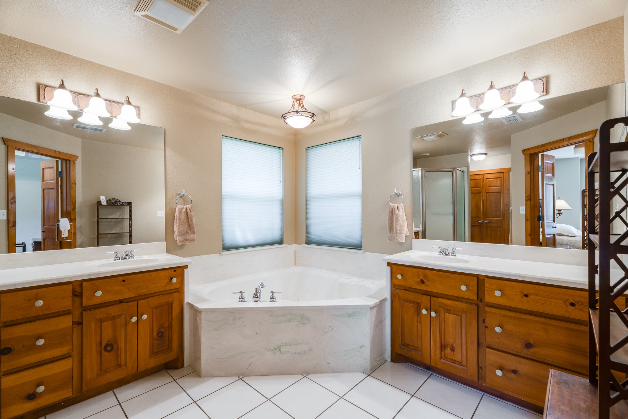 3401 Old Barn Court Granbury TX 76048