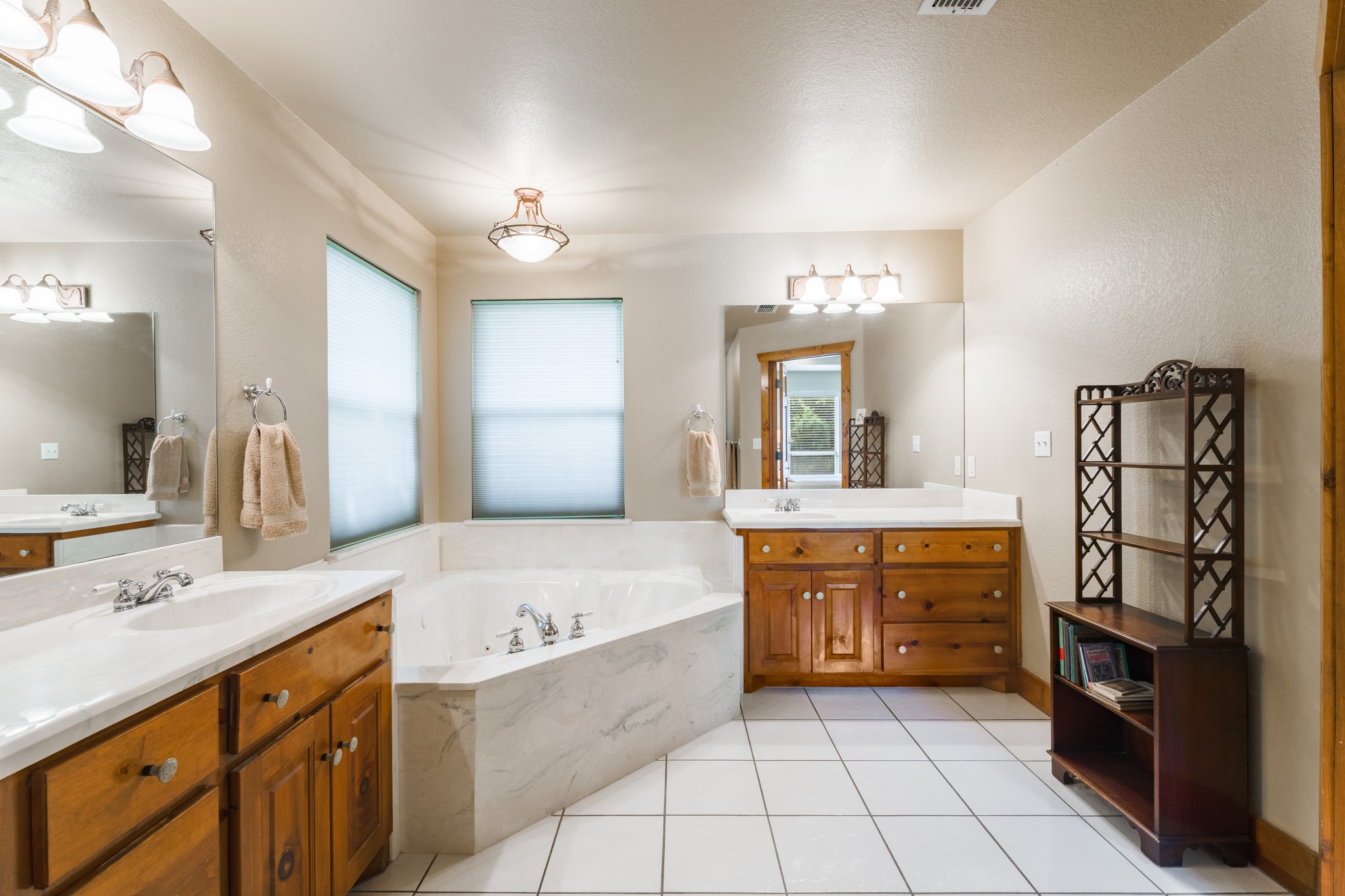 3401 Old Barn Court Granbury TX 76048