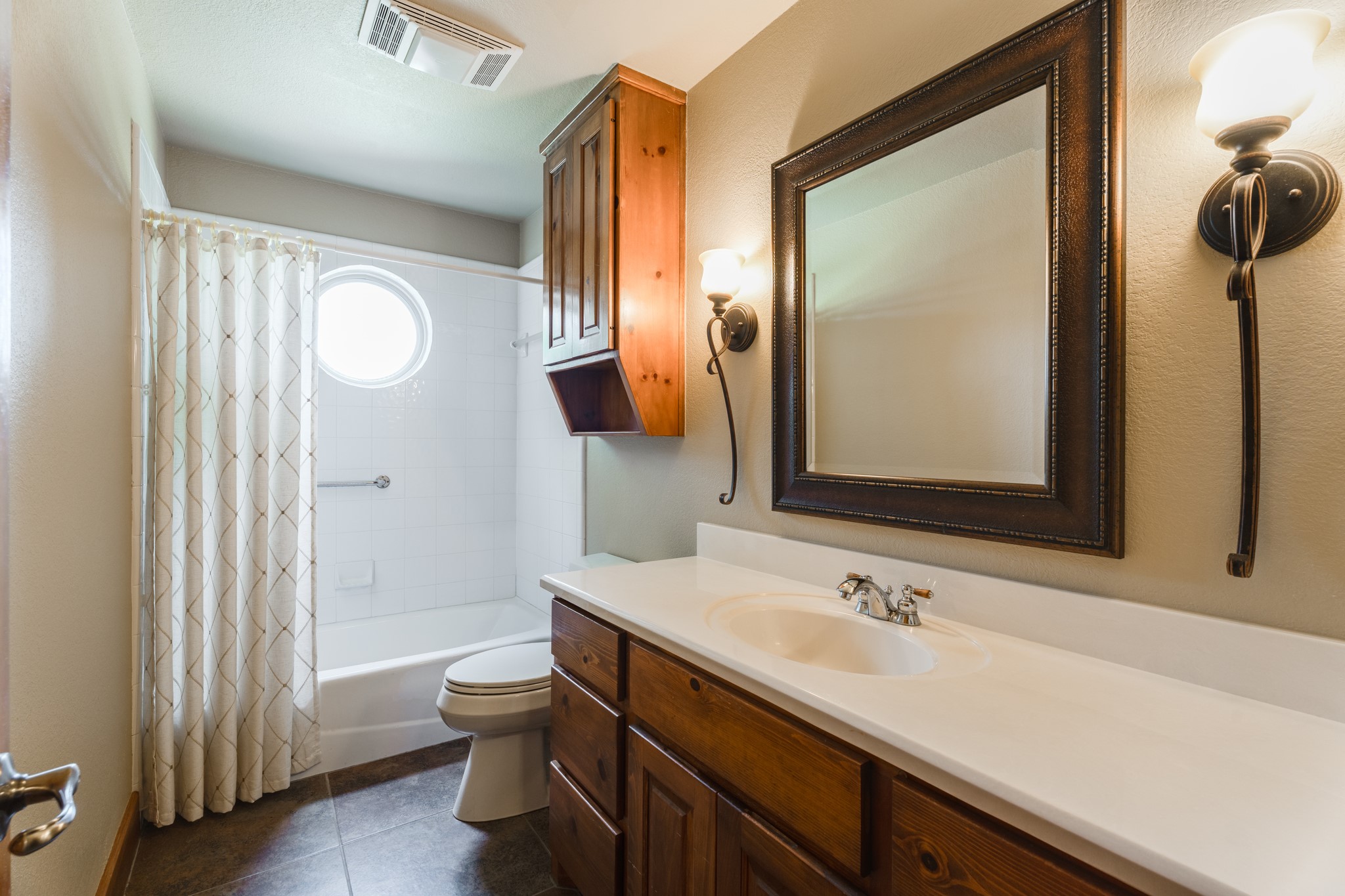 3401 Old Barn Court Granbury TX 76048