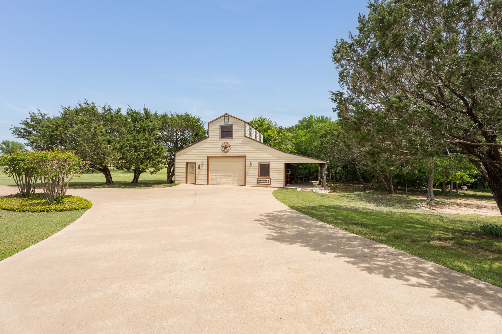 3401 Old Barn Court Granbury TX 76048
