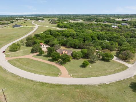 3401 Old Barn Court Granbury TX 76048