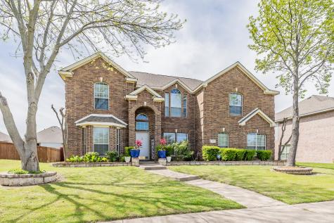 329 Crystal Lake Drive Desoto TX 75115
