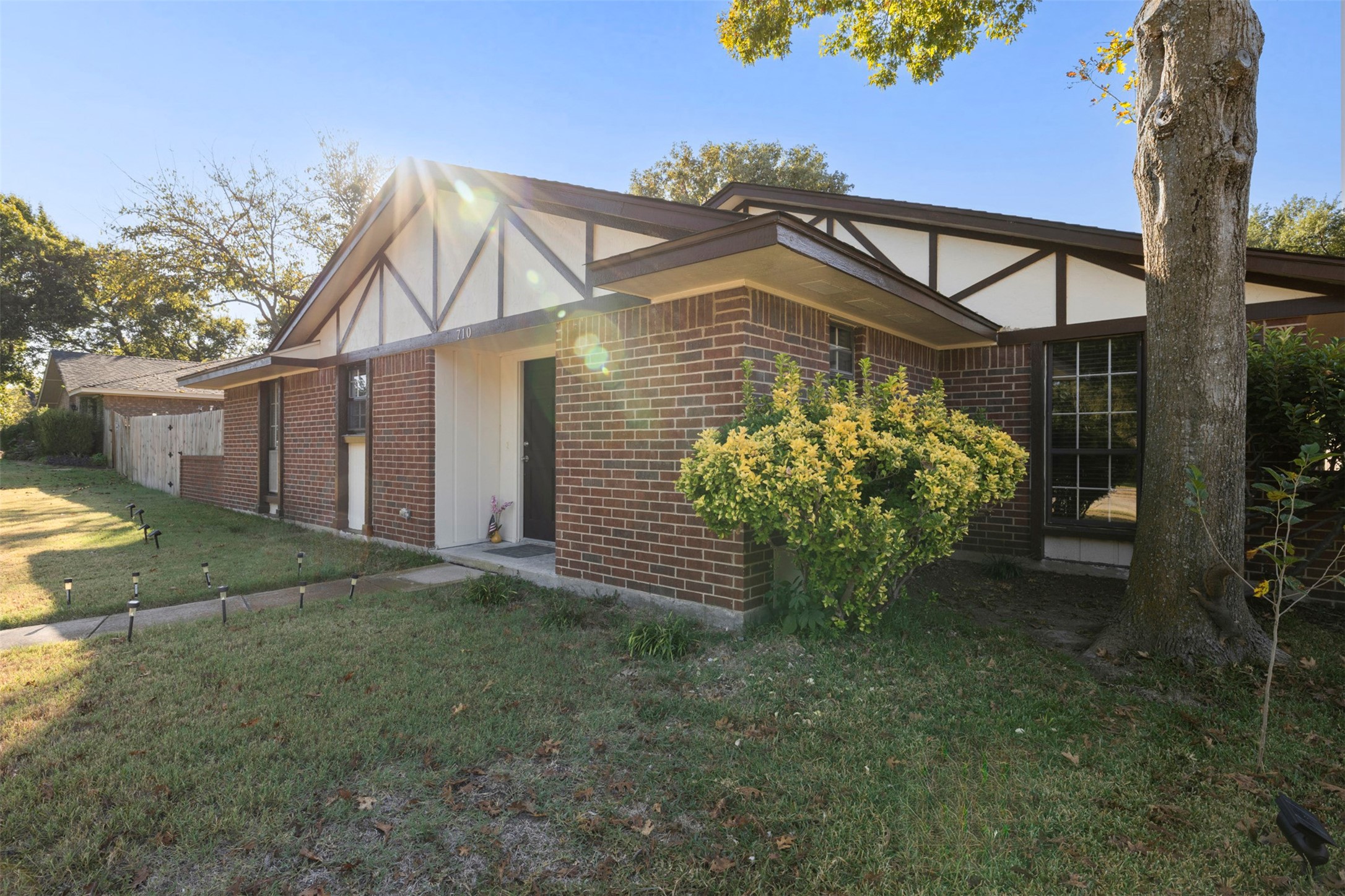 710 Waynelee Drive Lancaster TX 75146