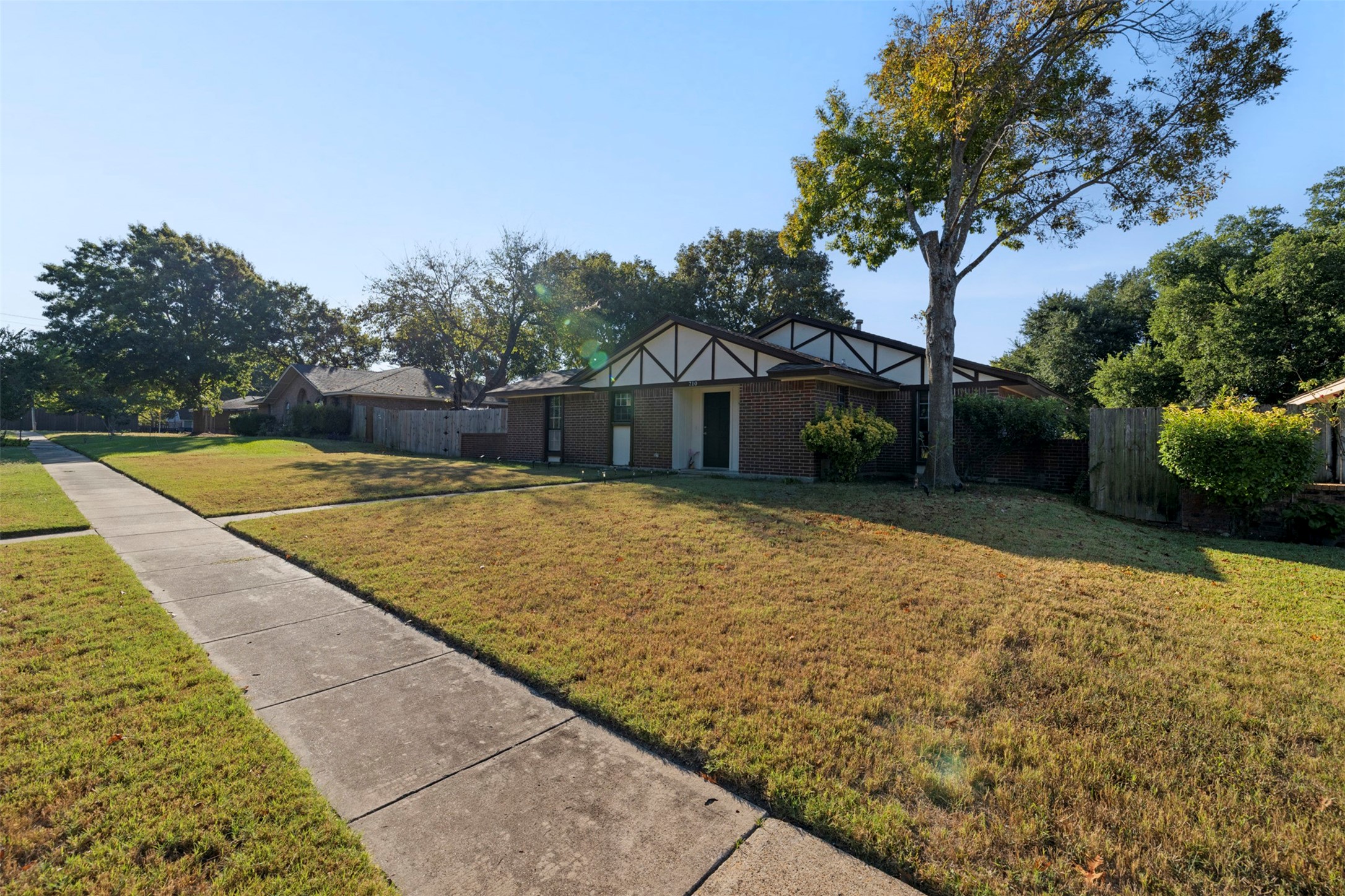 710 Waynelee Drive Lancaster TX 75146