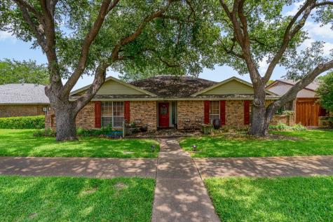 221 Los Santos Drive Garland TX 75043