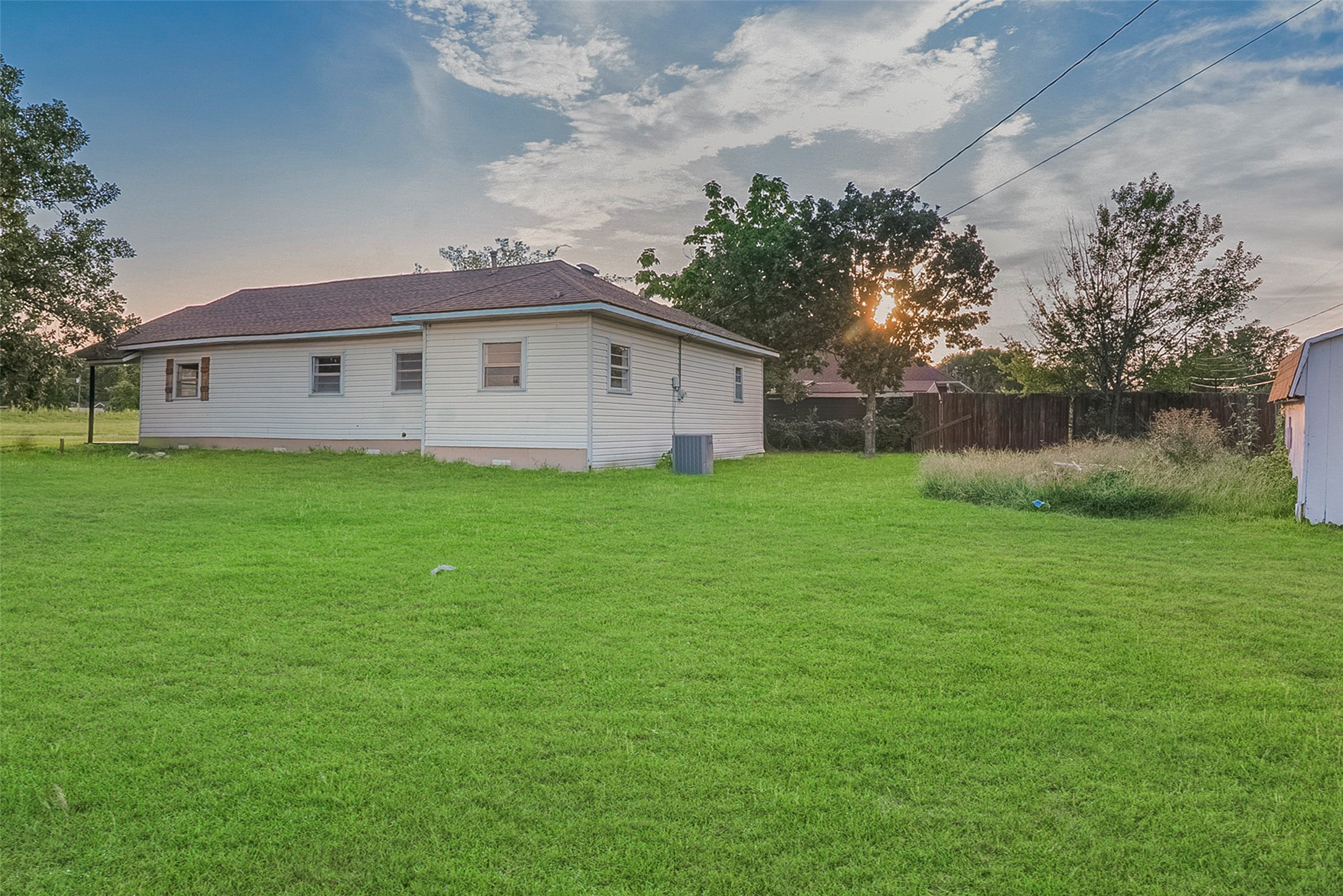 306 N Front Street Savoy TX 75479