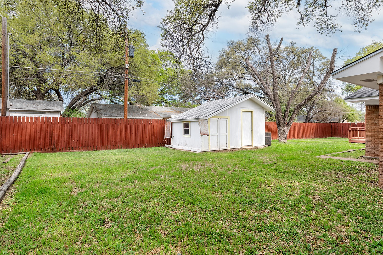 2102 S High Street Brady TX 76825