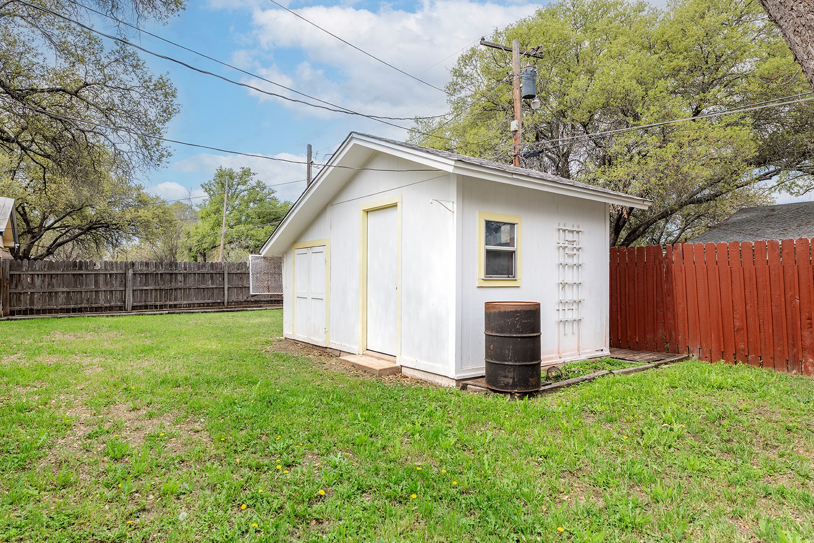2102 S High Street Brady TX 76825