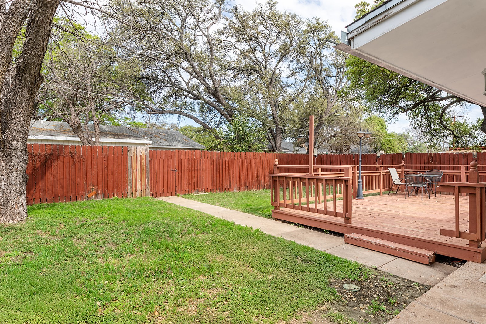 2102 S High Street Brady TX 76825