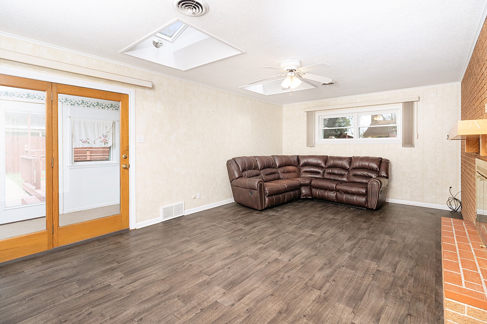2102 S High Street Brady TX 76825
