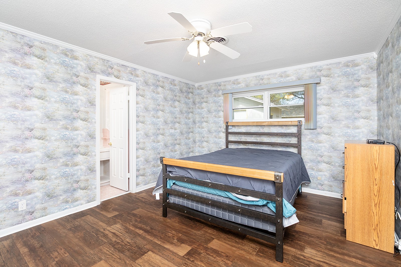 2102 S High Street Brady TX 76825