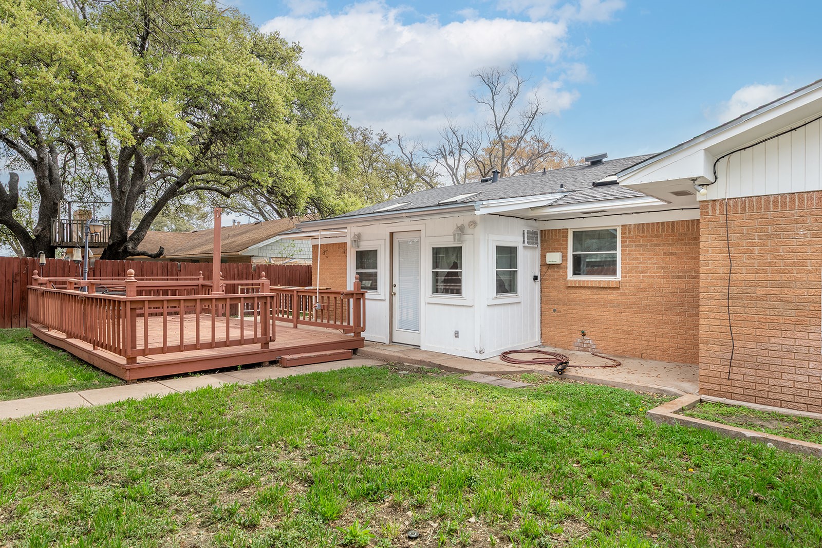 2102 S High Street Brady TX 76825