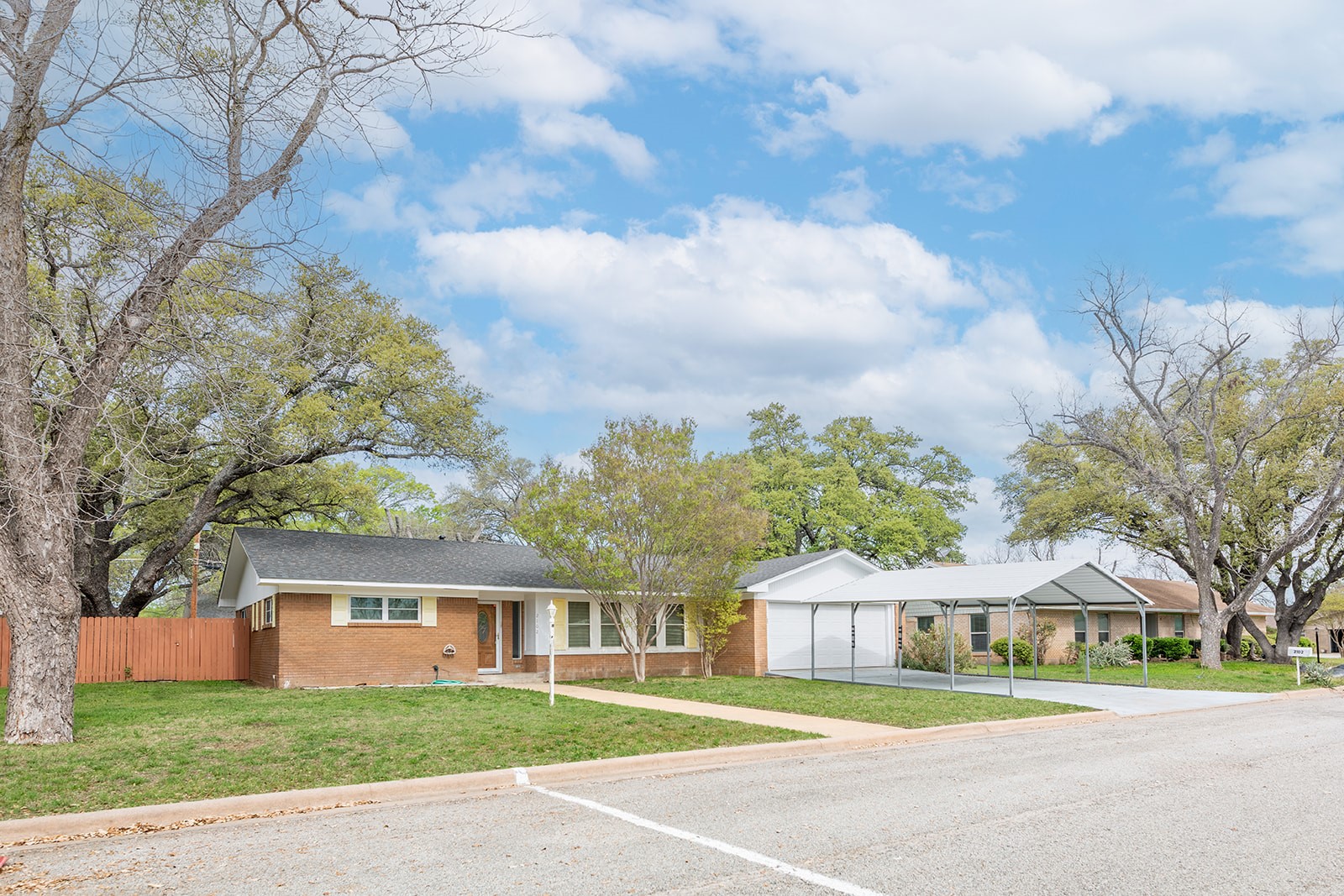 2102 S High Street Brady TX 76825