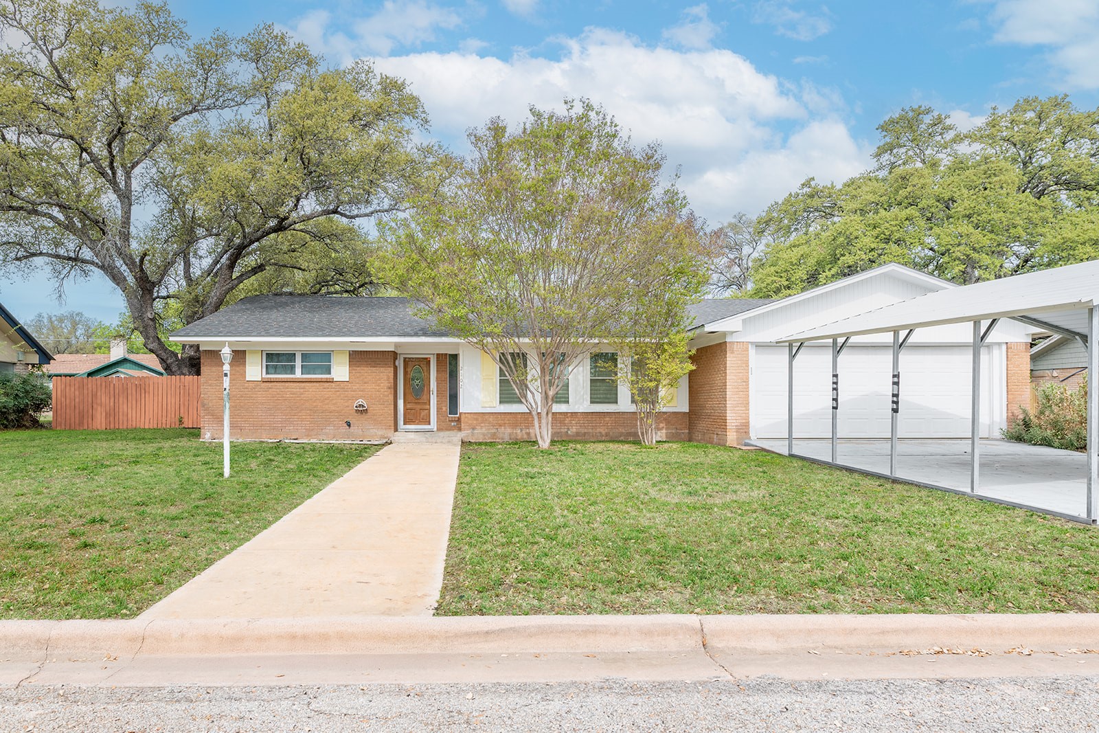 2102 S High Street Brady TX 76825