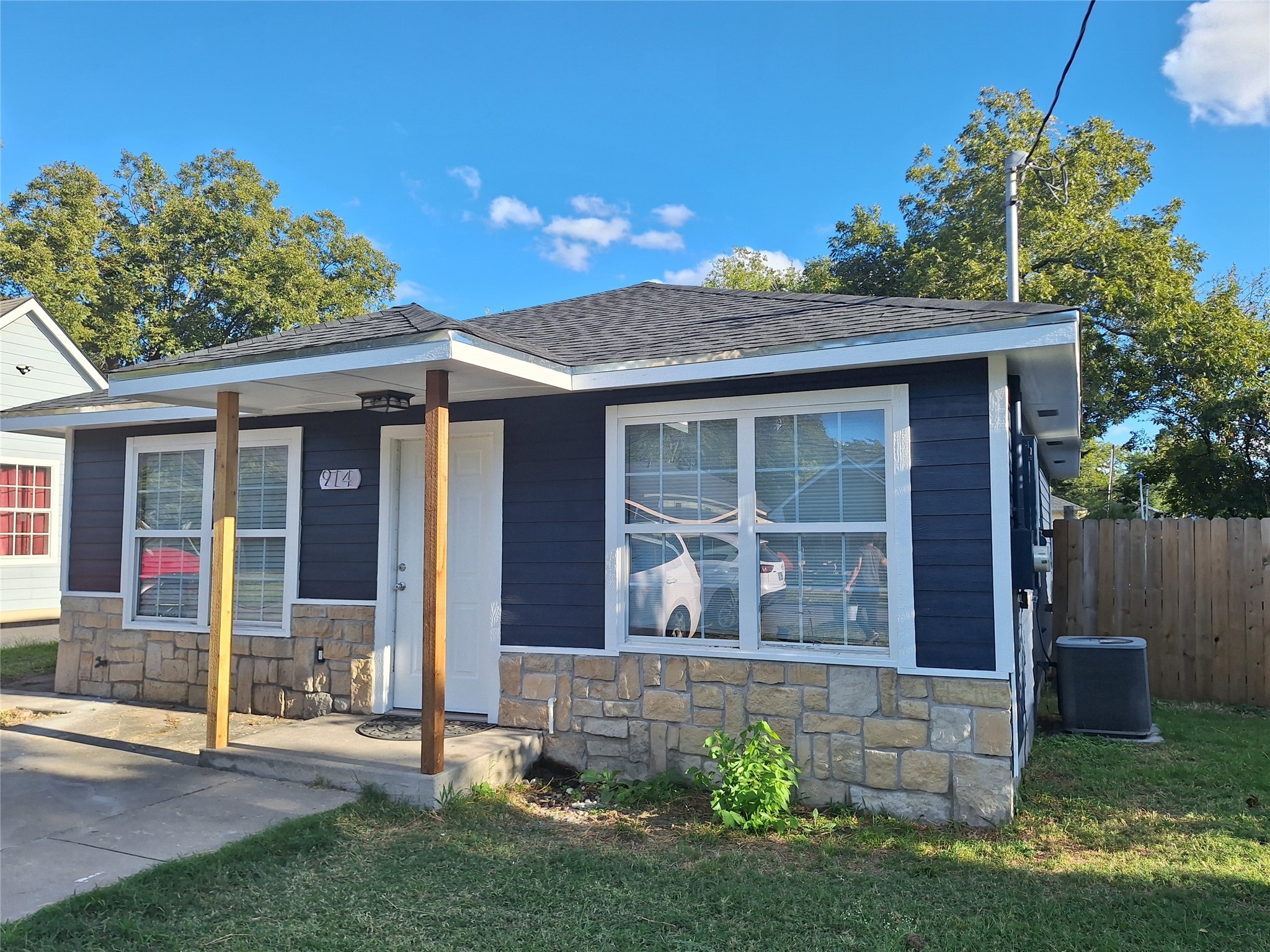 914 E Jones Street Sherman TX 75090