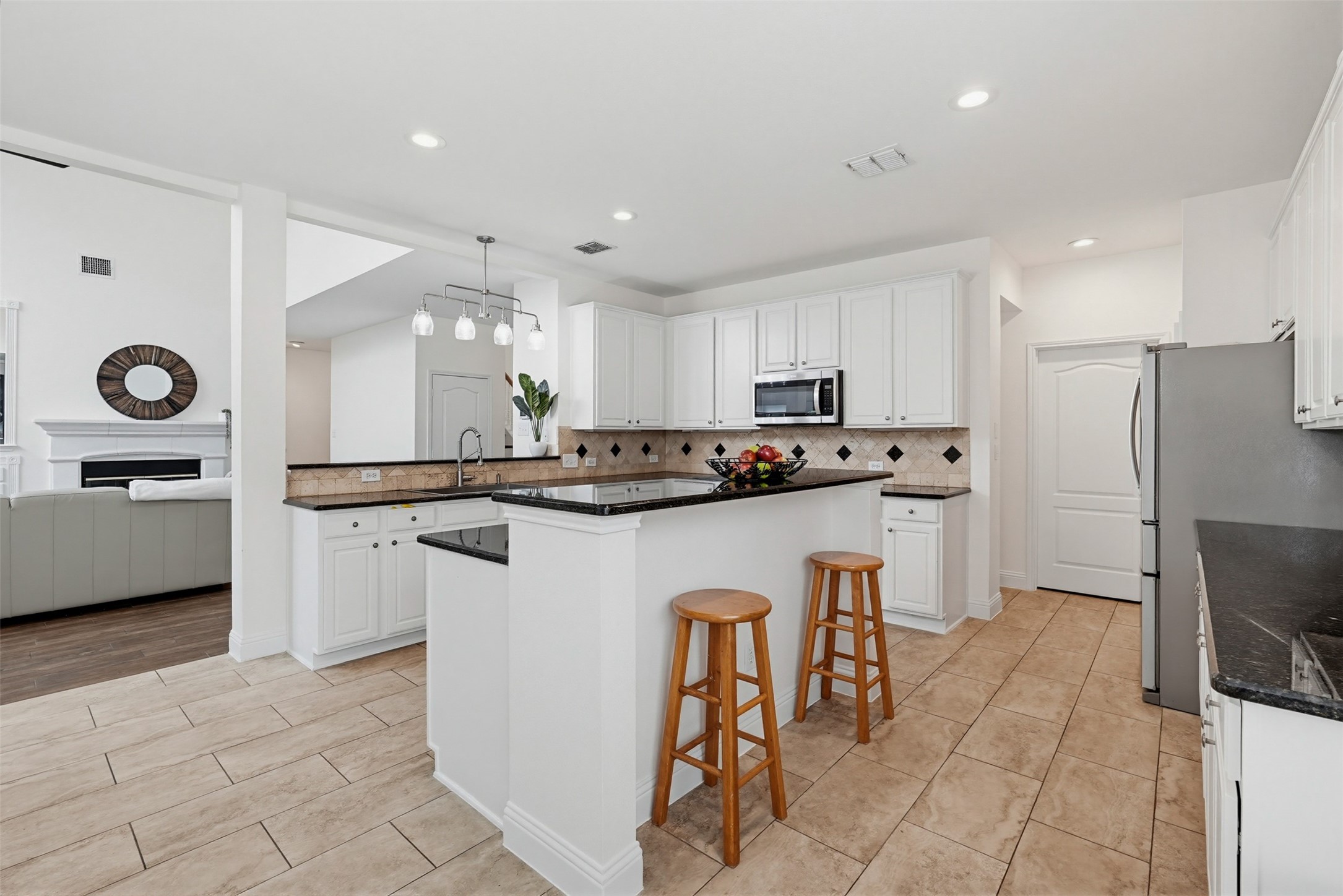 703 Waters Edge Keller TX 76248