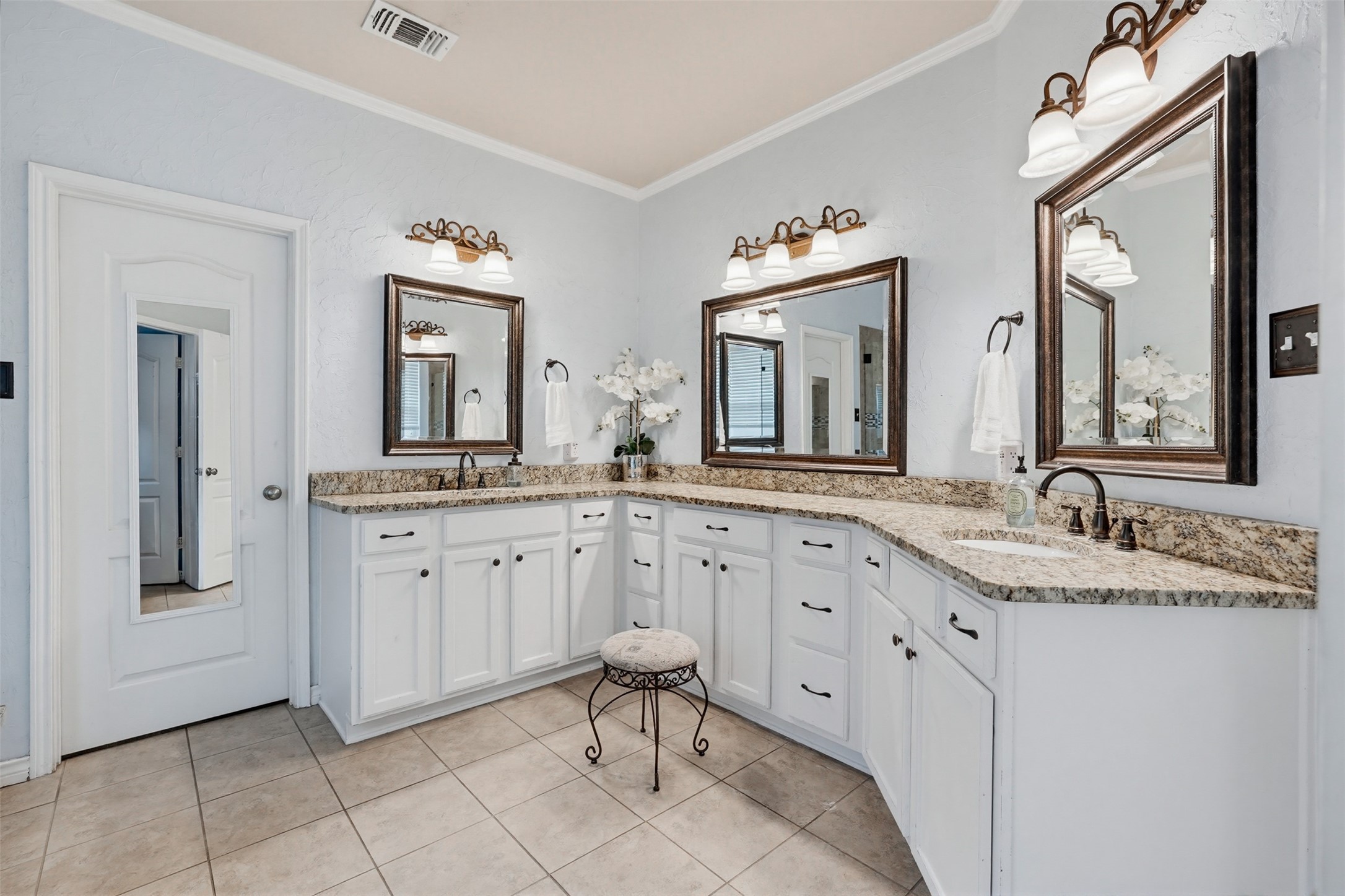 703 Waters Edge Keller TX 76248