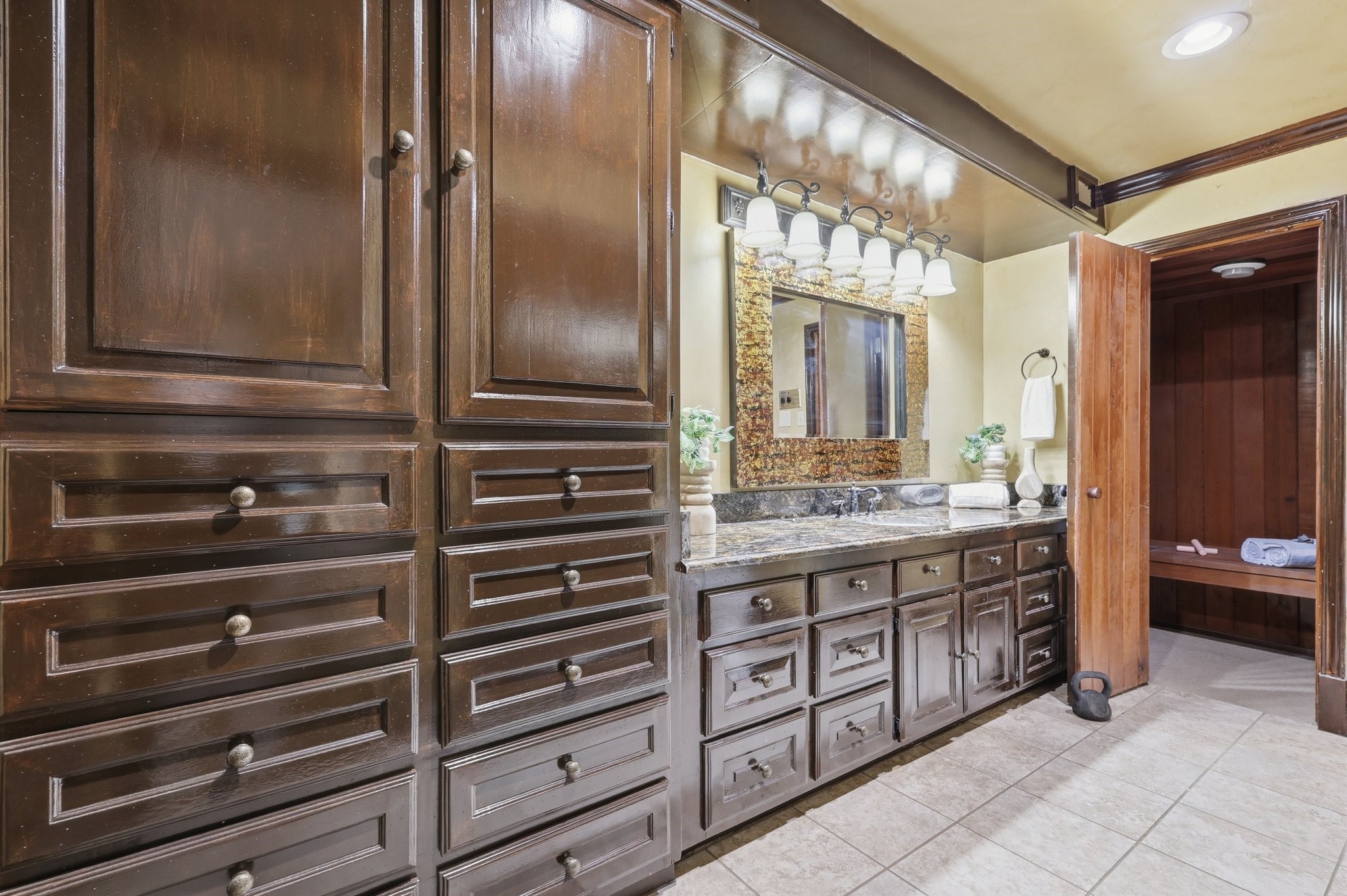 16815 Village Lane Dallas TX 75248