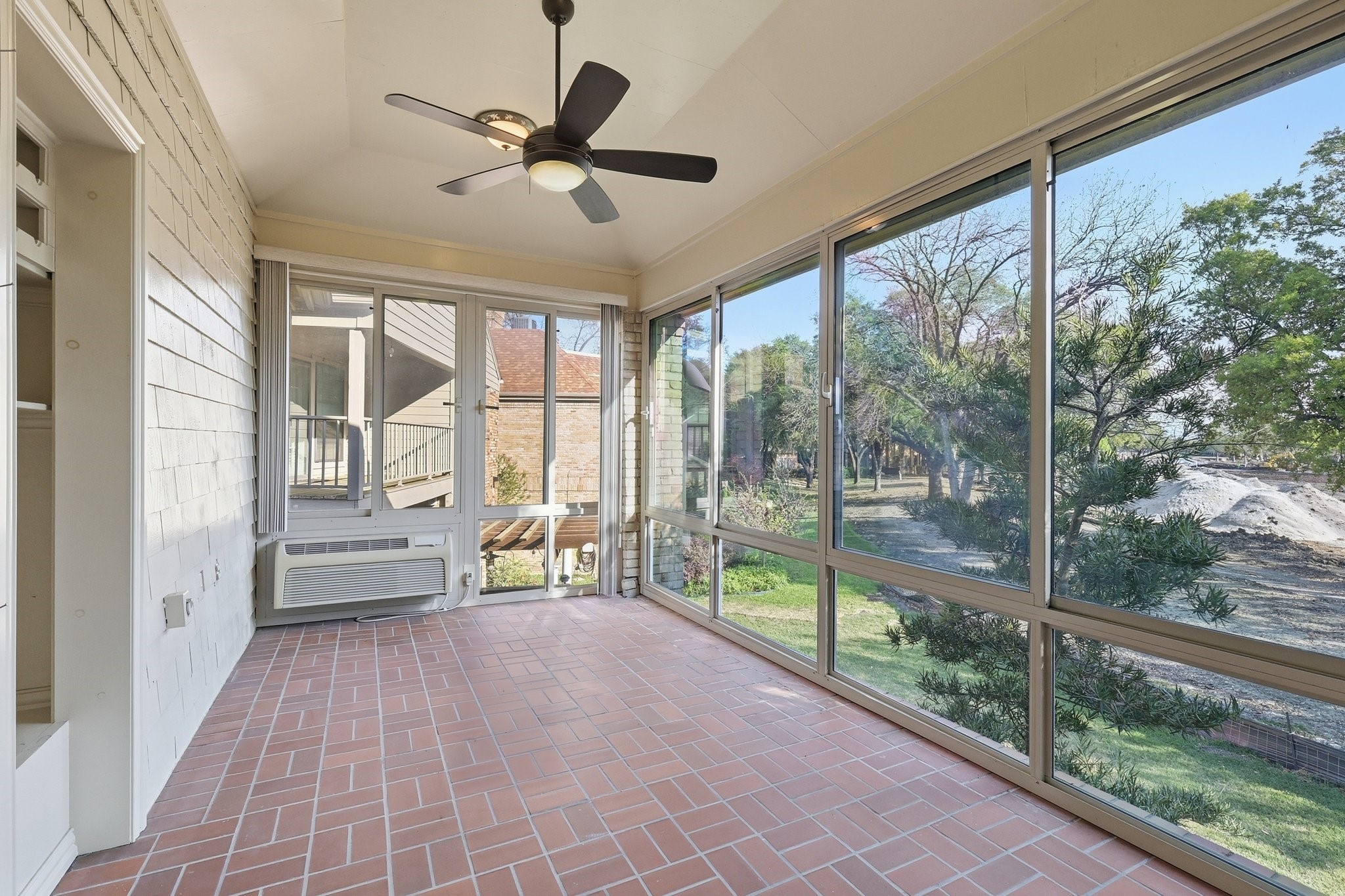 16815 Village Lane Dallas TX 75248