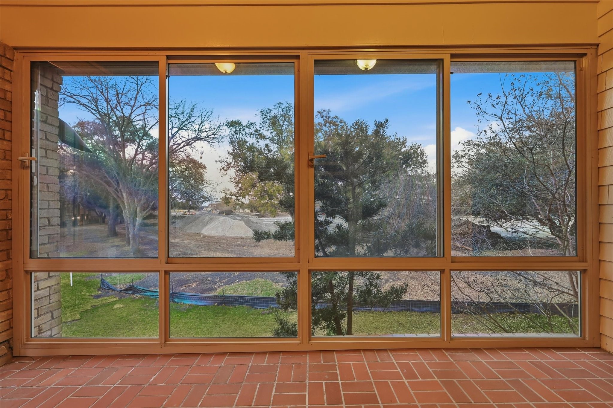 16815 Village Lane Dallas TX 75248