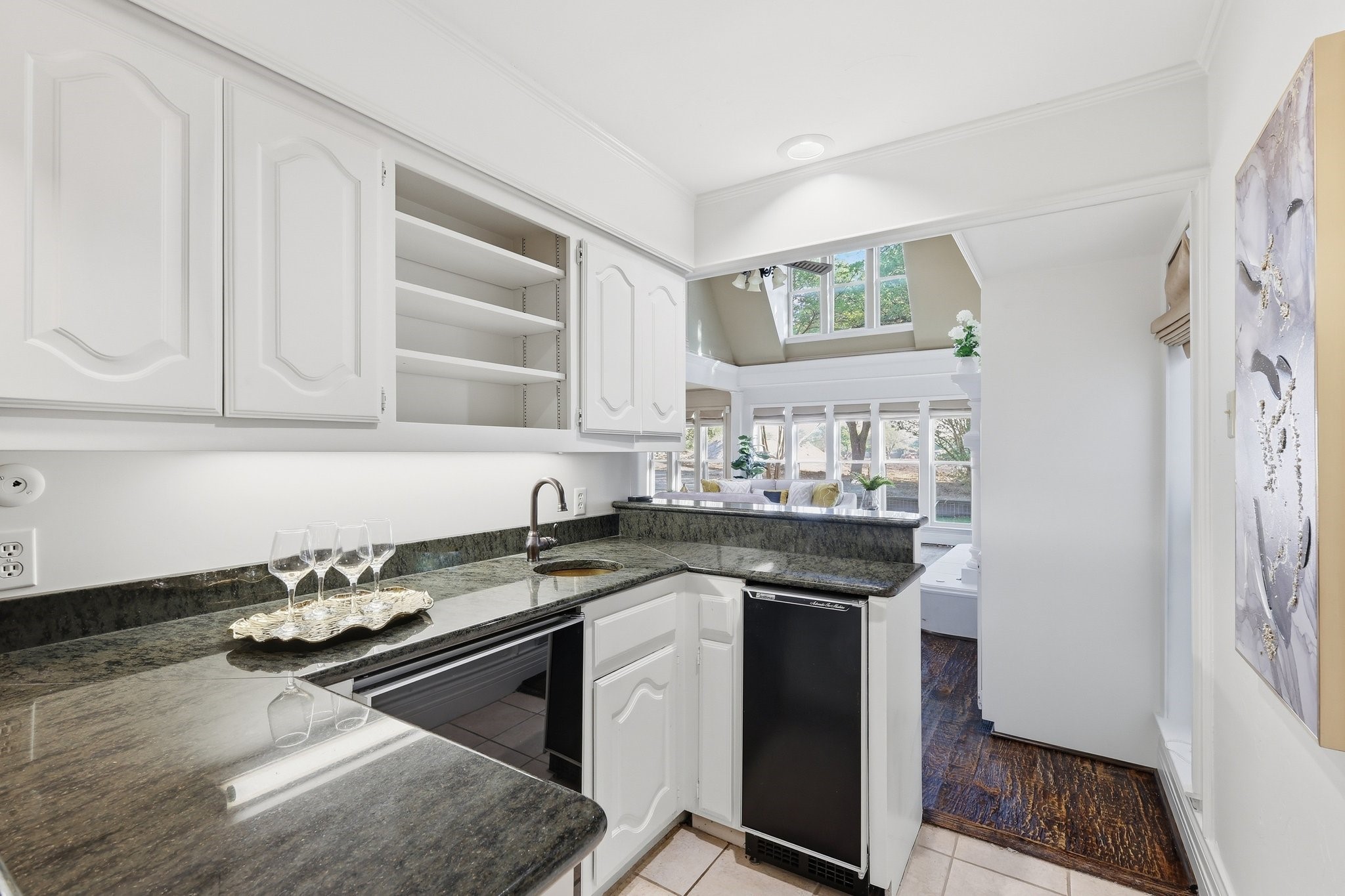16815 Village Lane Dallas TX 75248